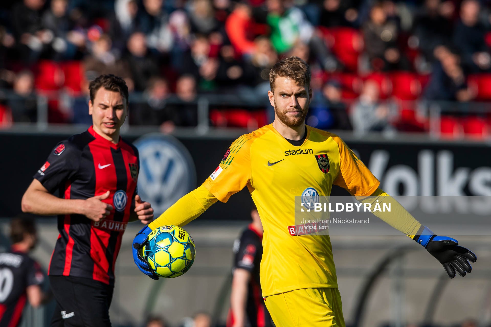 Brommapojkarnas målvakt Rasmus Emanuelsson  under fotbollsmatchen i Superettan mellan Brommapojkarna och Västerås den 30 mars 2019 i Stockholm.
