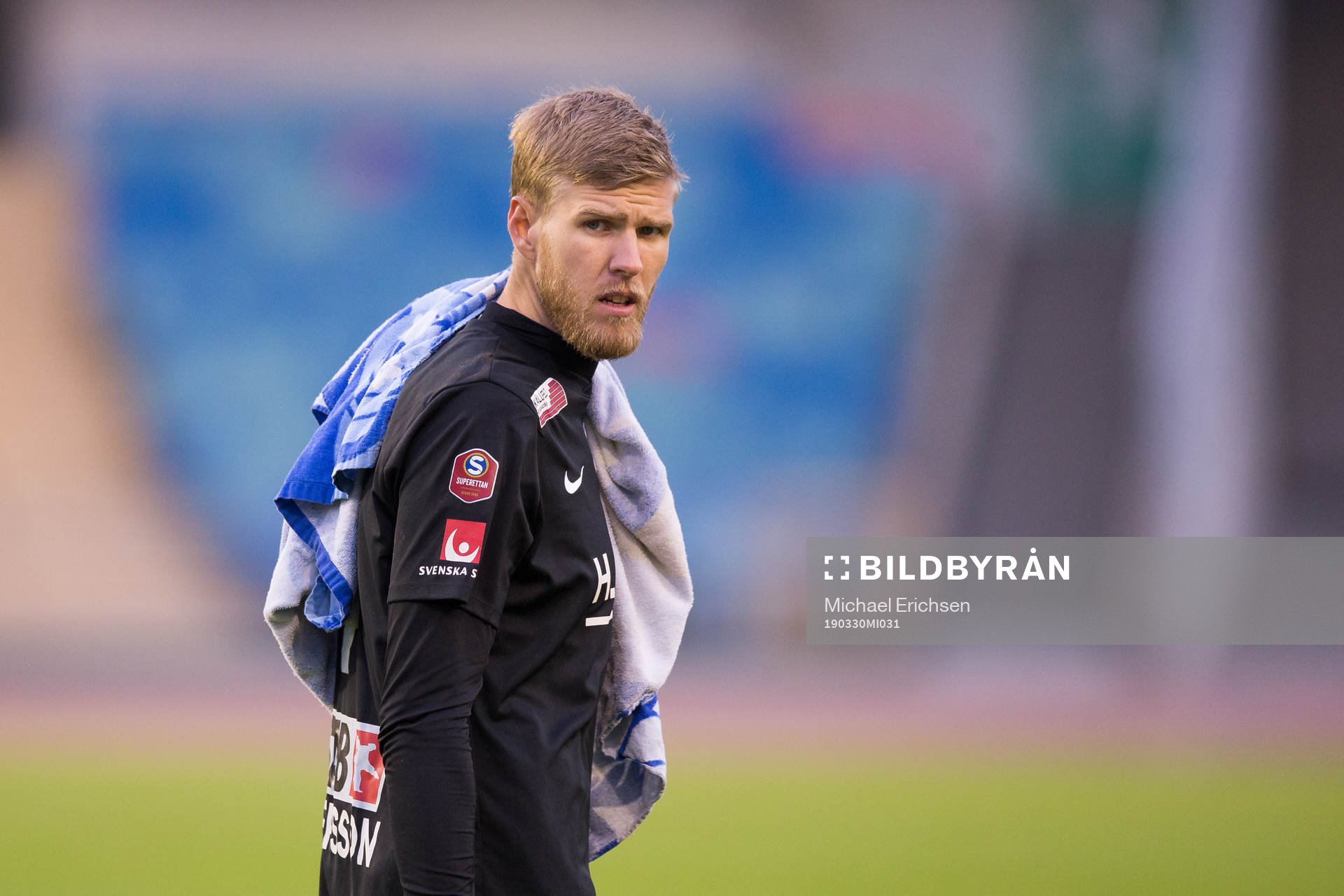 Örgrytes målvakt Fredrik Andersson deppar
