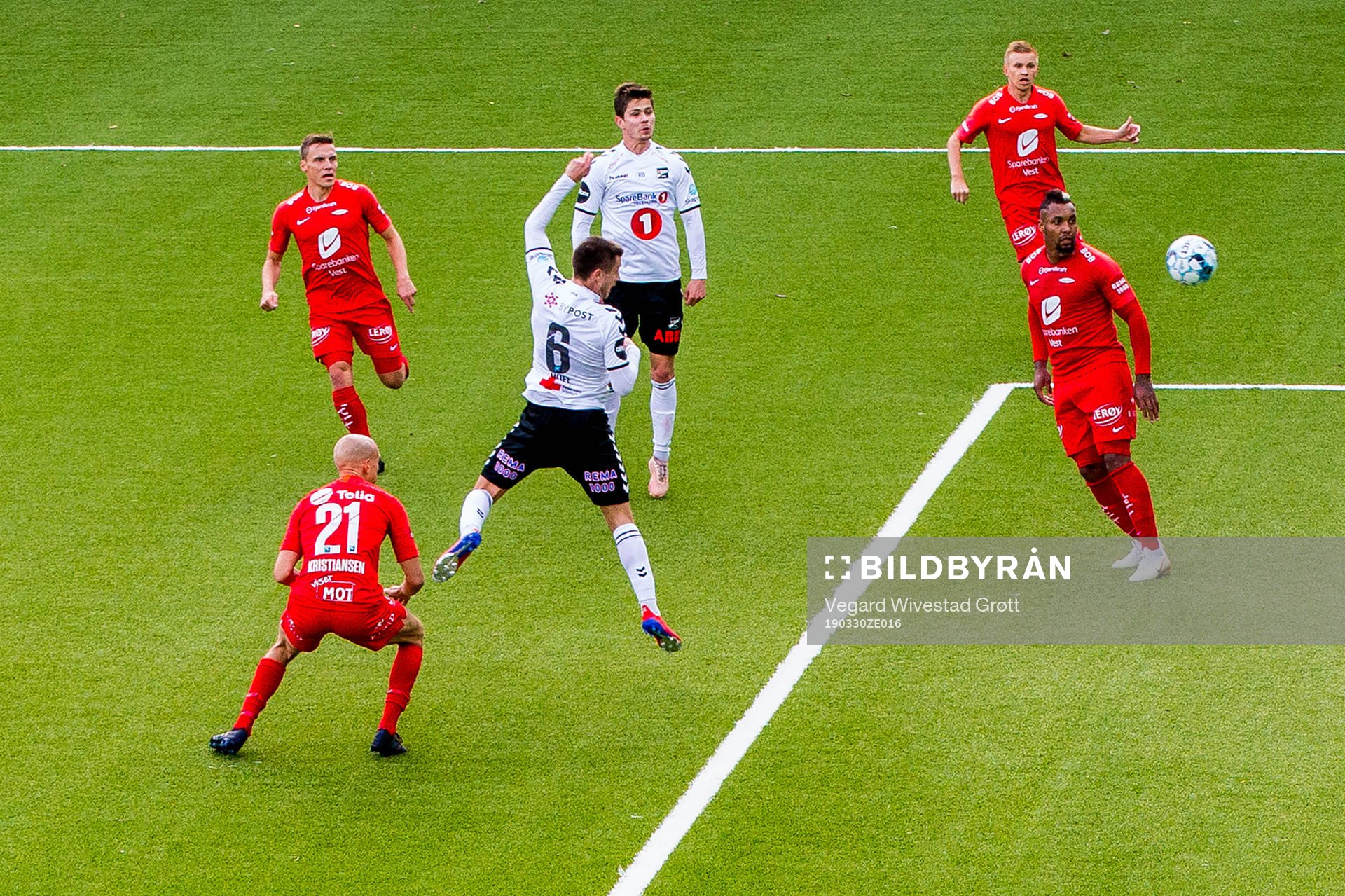 Vebjørn Hoff of Odd scores the 1-1 goal