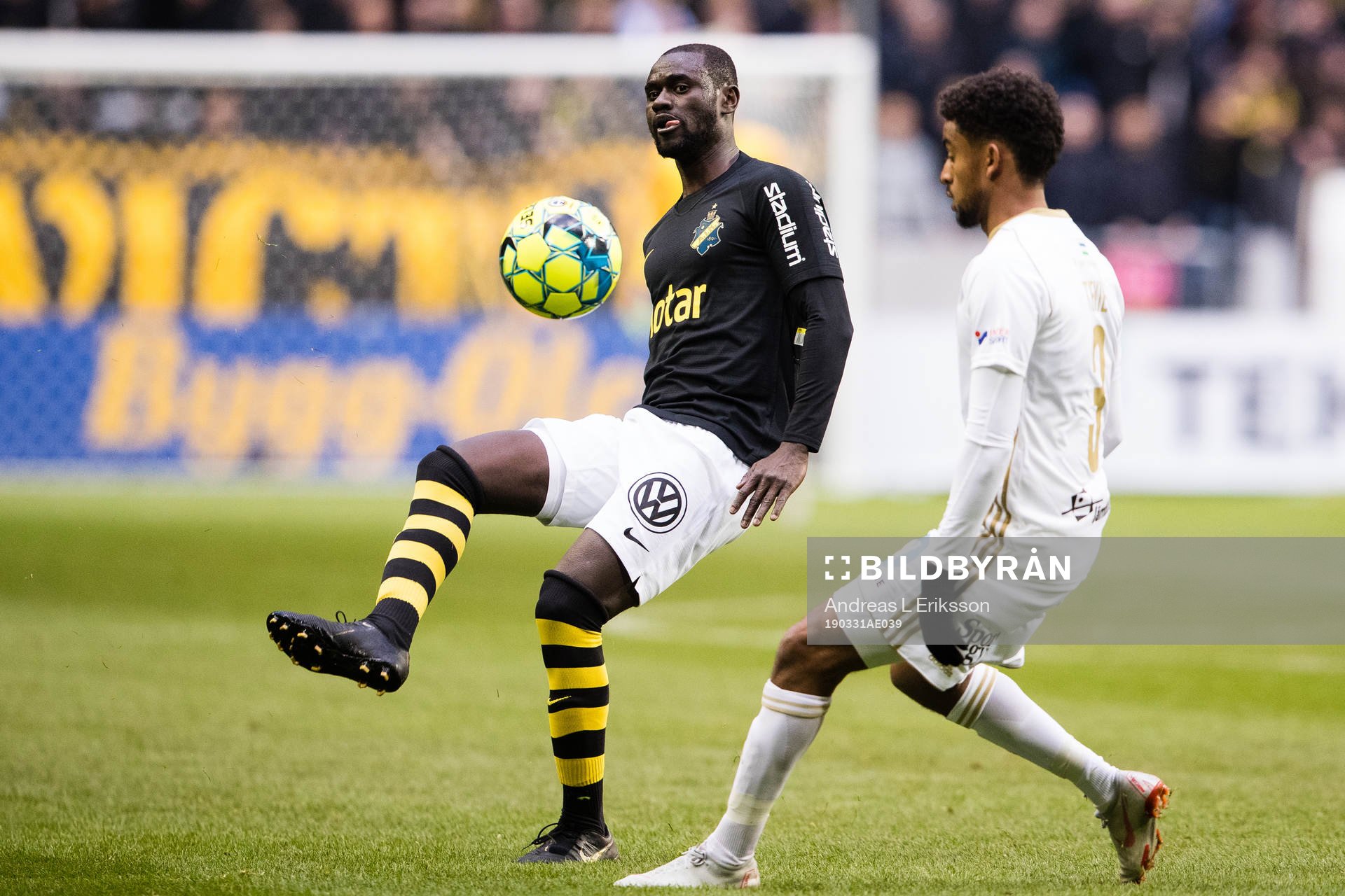 s Enoch Kofi Adu och Östersunds Tesfaldet Tekie