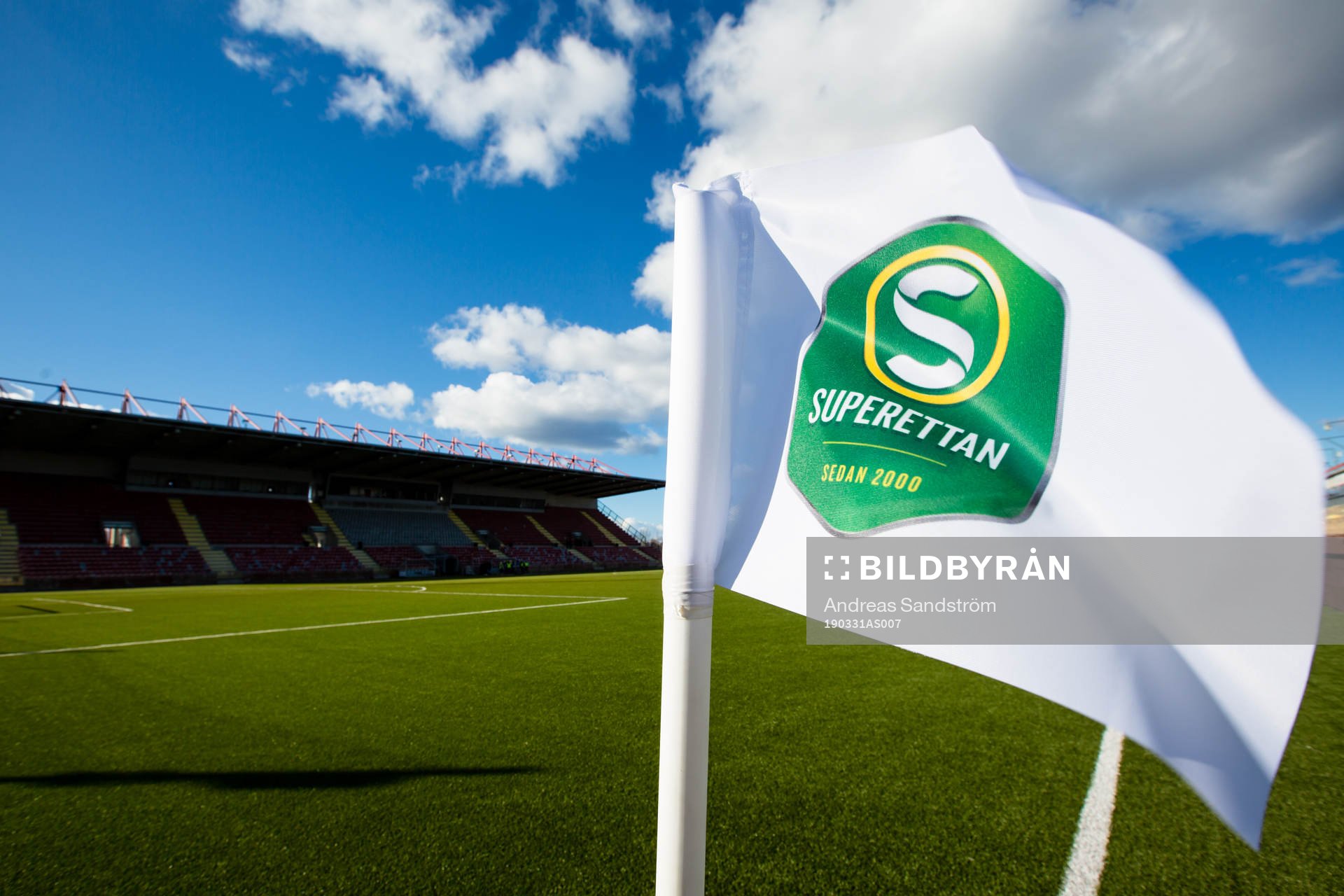 Hörnflagga med Superettan logo