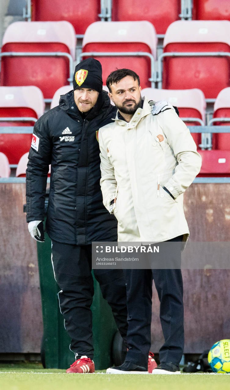 Syrianskas tränare Tony Andersson (v) och tränare Korosh
