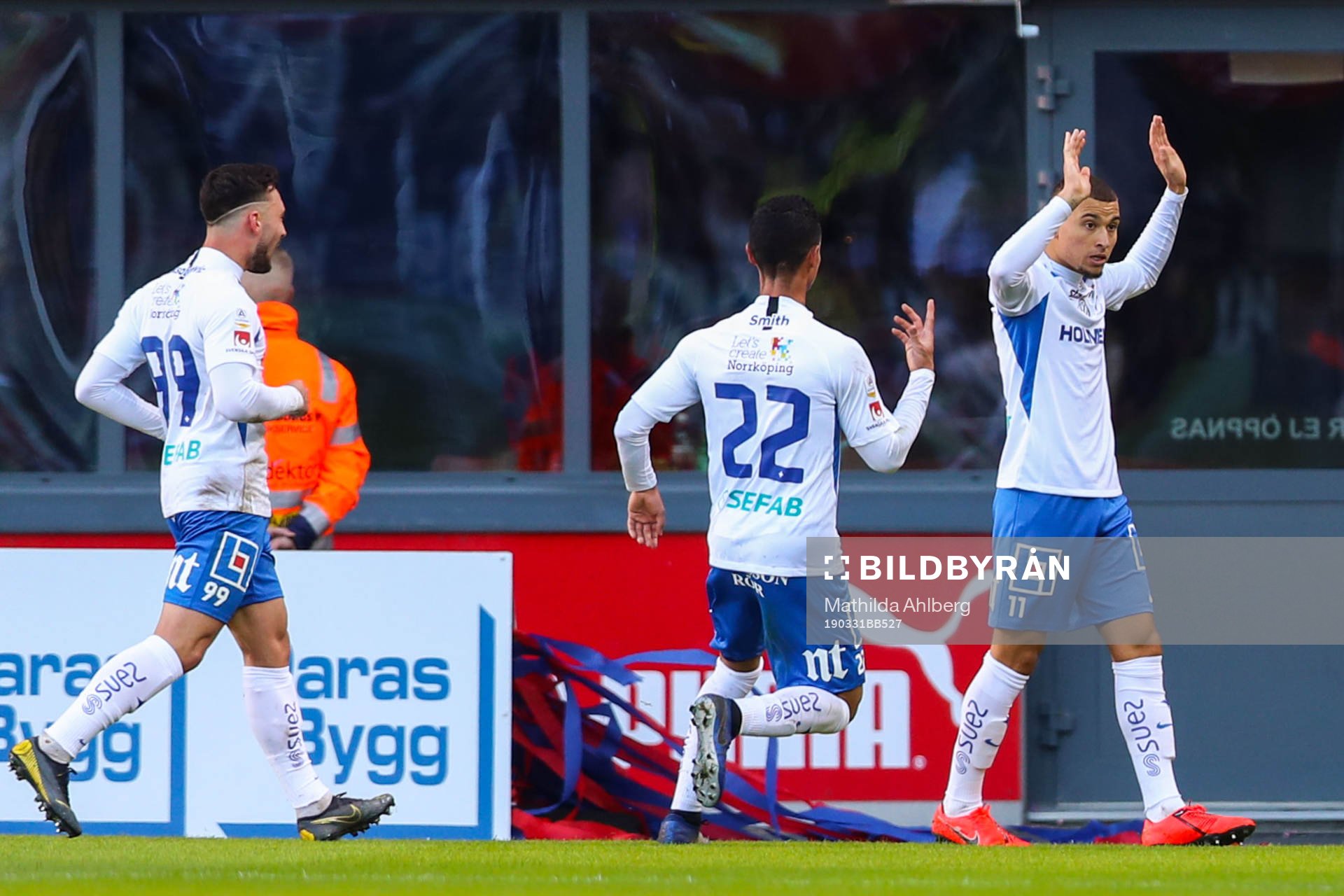IFK Norrköpings Jordan Larsson jublar