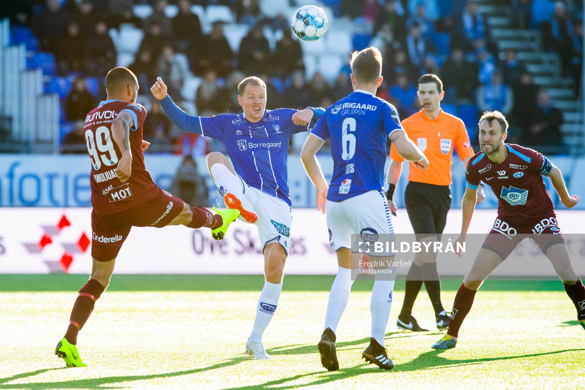 Ohi Omoijuanfo of Molde, Matti Lund Nielsen of Sarpsborg 08