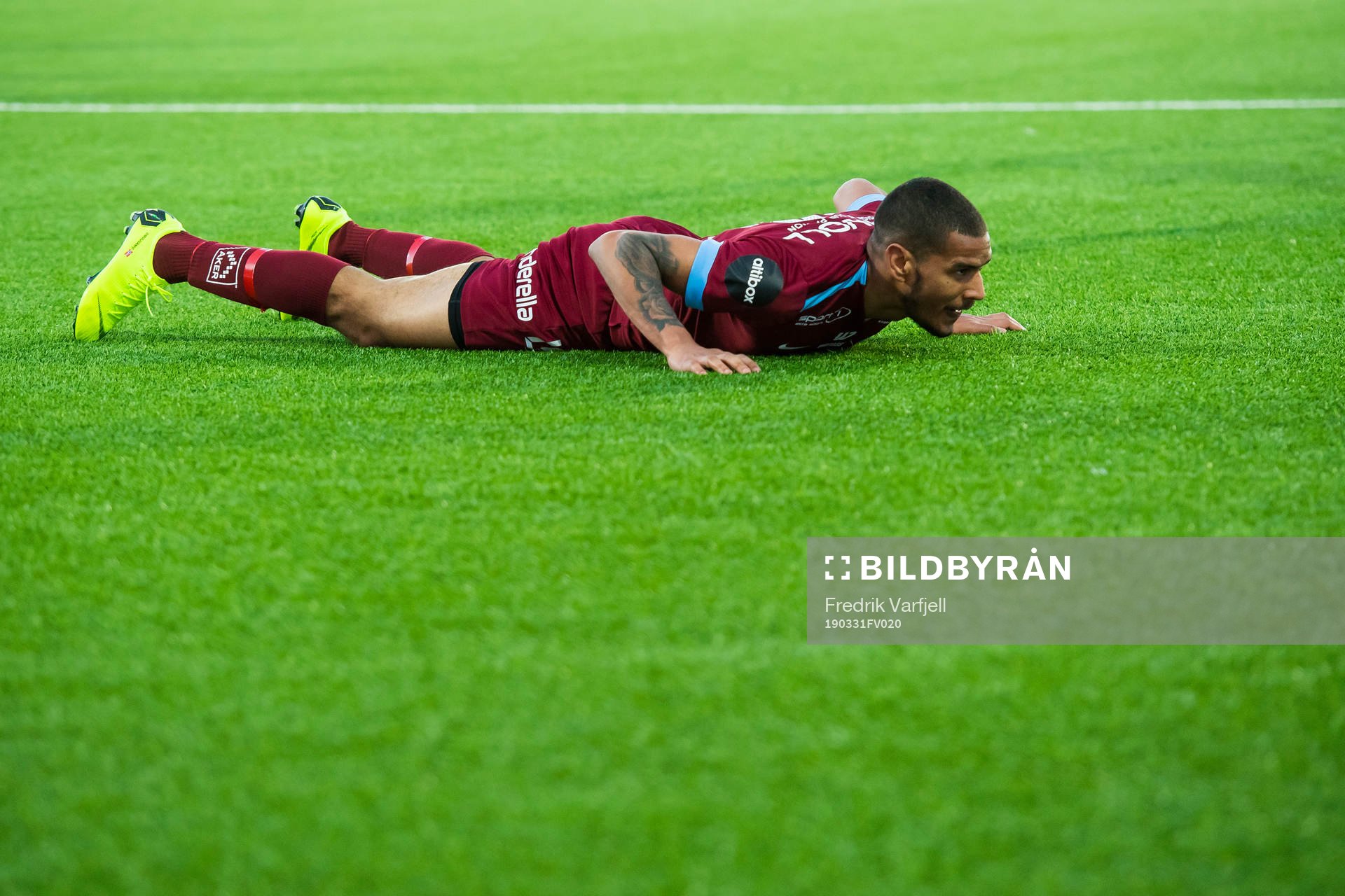 Ohi Omoijuanfo of Molde looks dejected