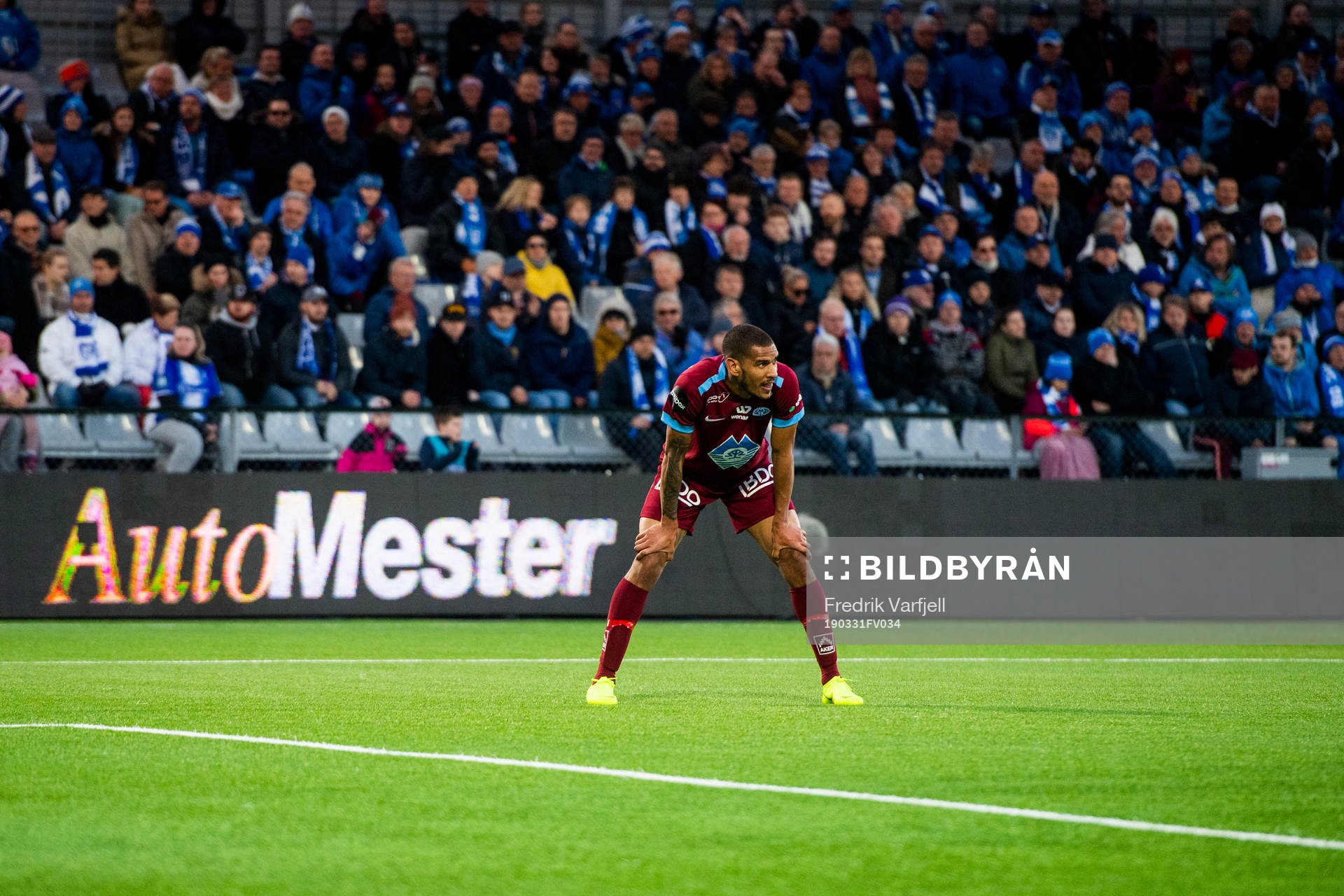 Ohi Omoijuanfo of Molde looks dejected