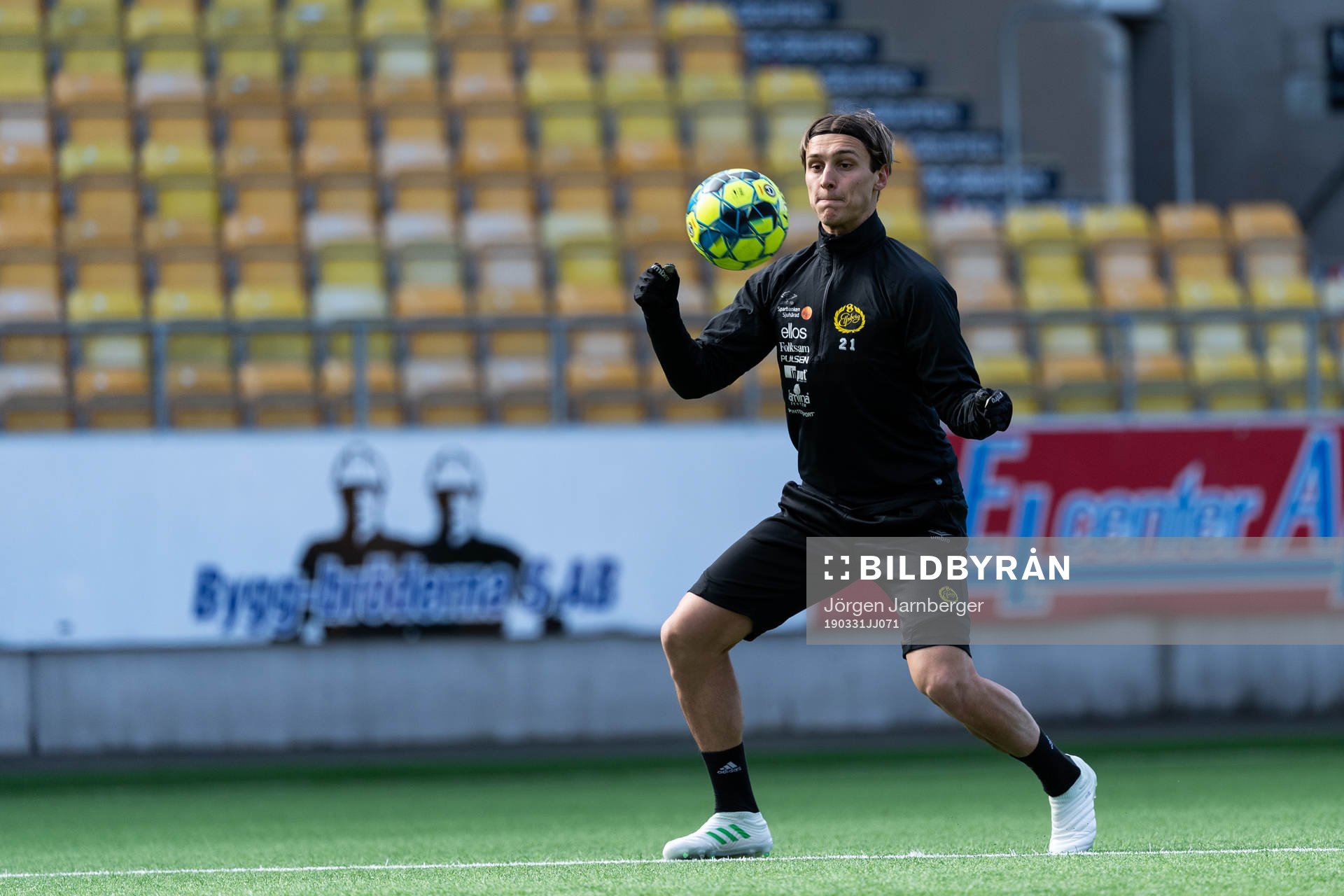 Jonathan Levi under en träning med det allsvenska fotbollslaget Elfsborgs den 31 mars 2019 i Borås.