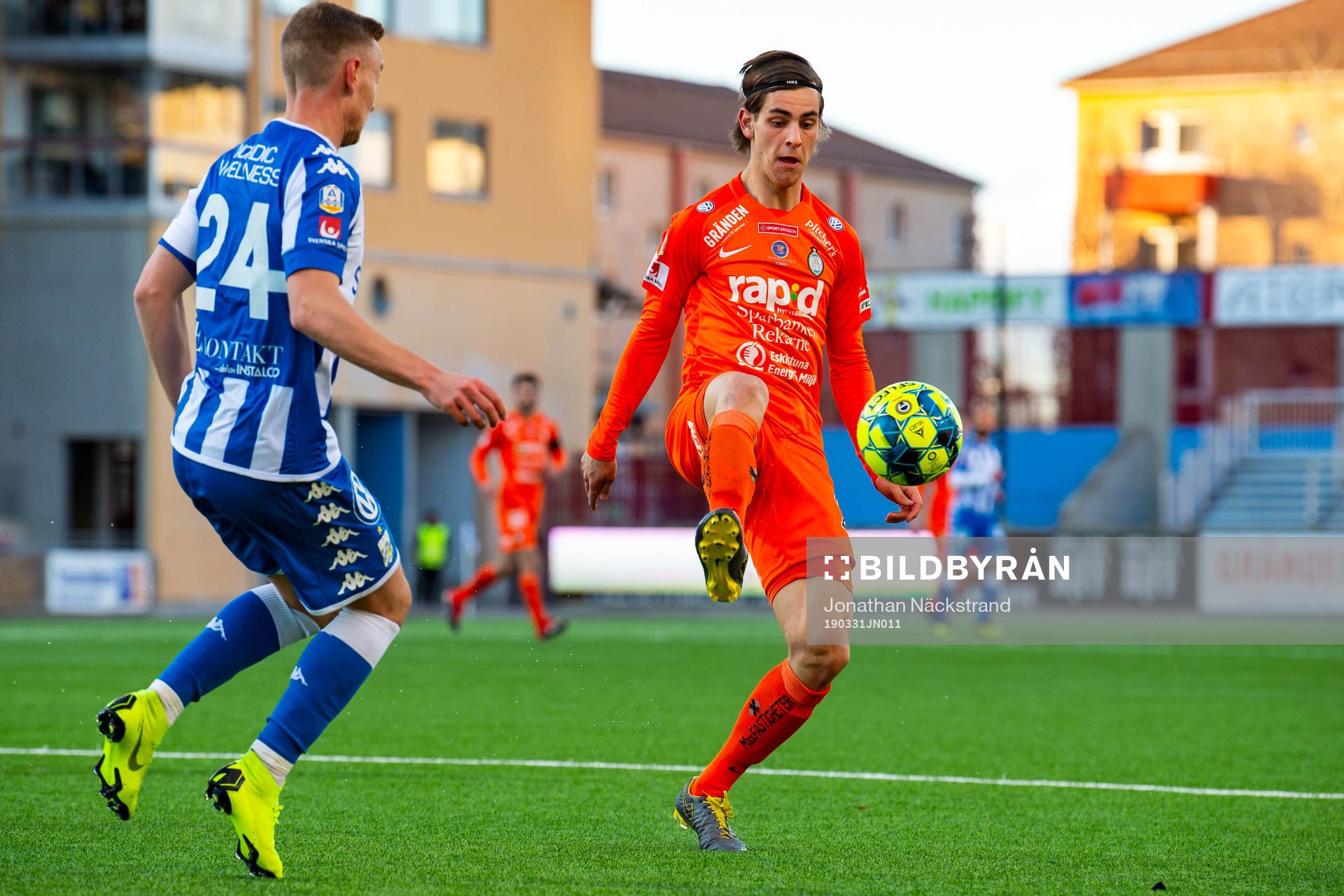 IFK Göteborgs Sebastian Ohlsson och AFC Eskilstunas Adi