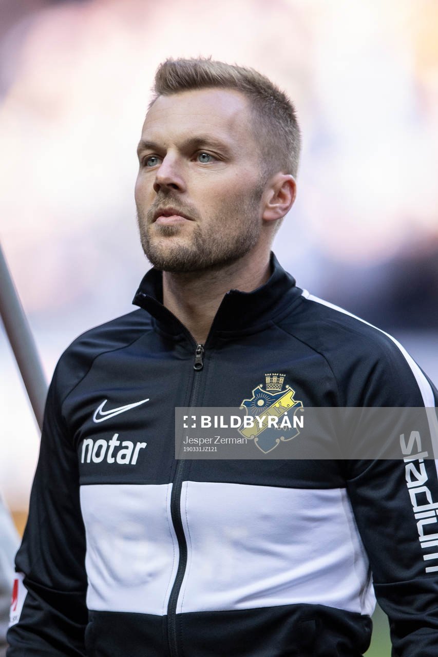 s Sebastian Larsson