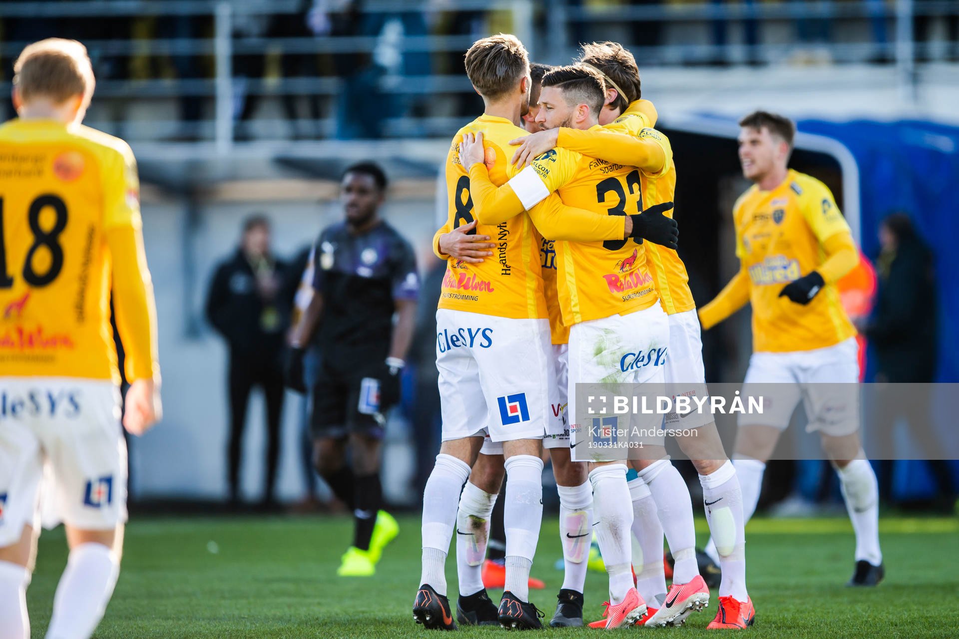 Falkenbergs spelare jublar
