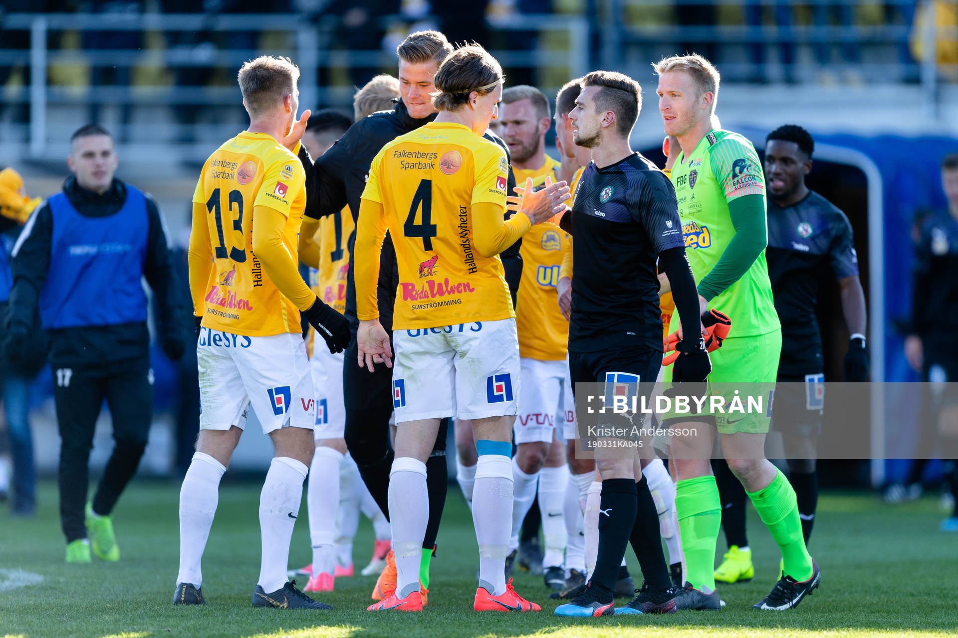 Falkenbergs spelare jublar
