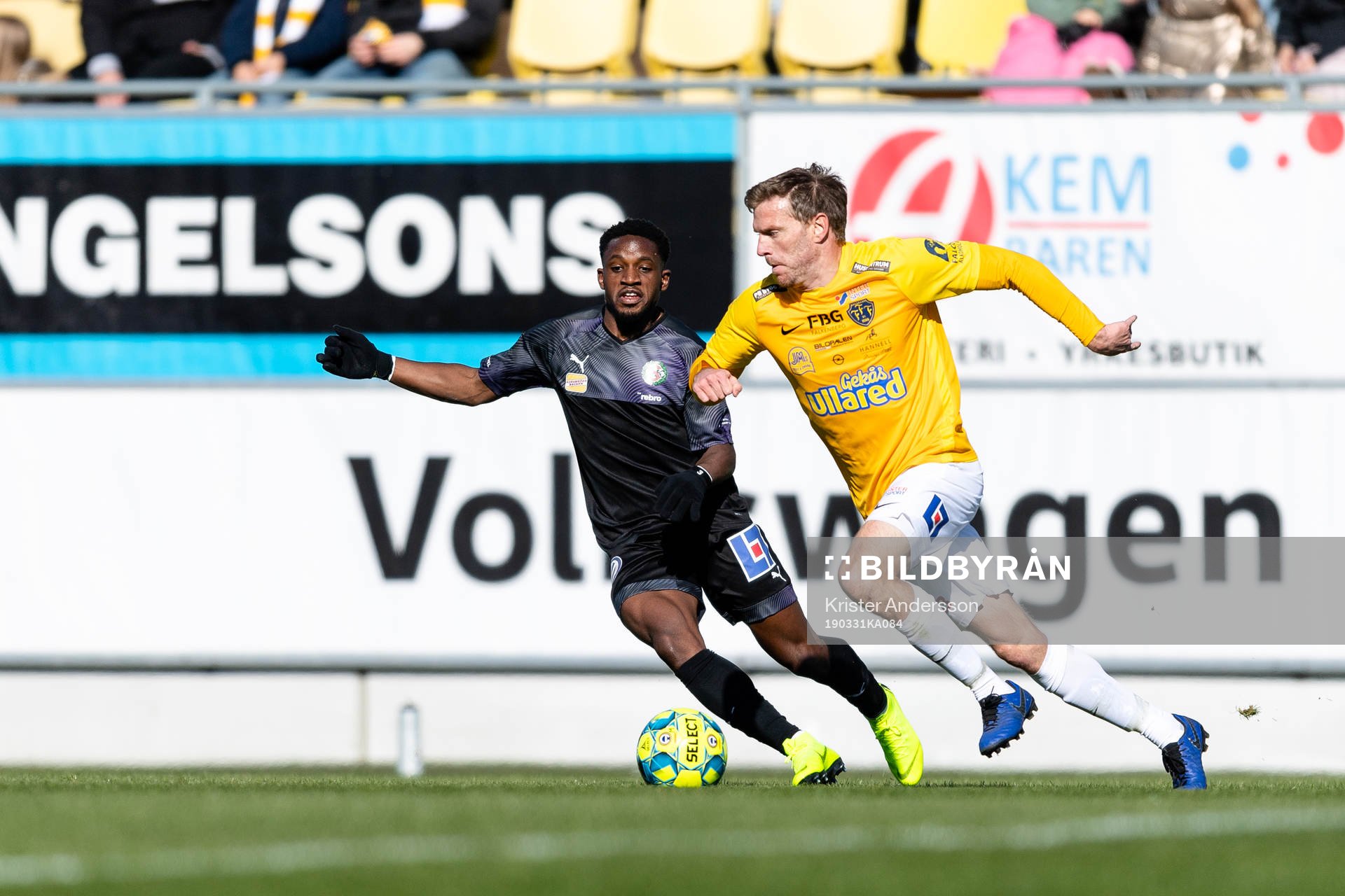 Örebros Kevin Wright och Falkenbergs Karl Söderström