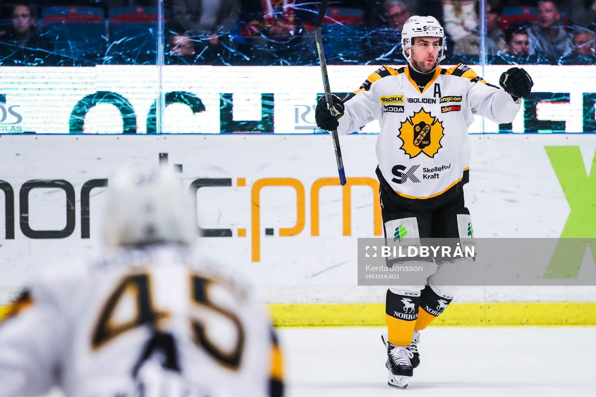 Skellefteås Joakim Lindström jublar