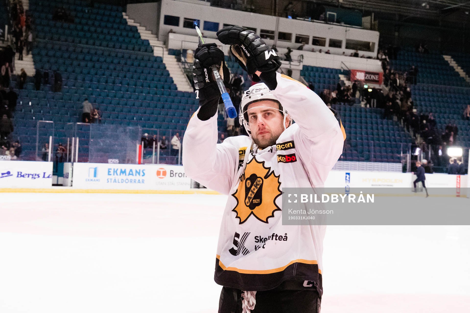 Skellefteås Joakim Lindström jublar