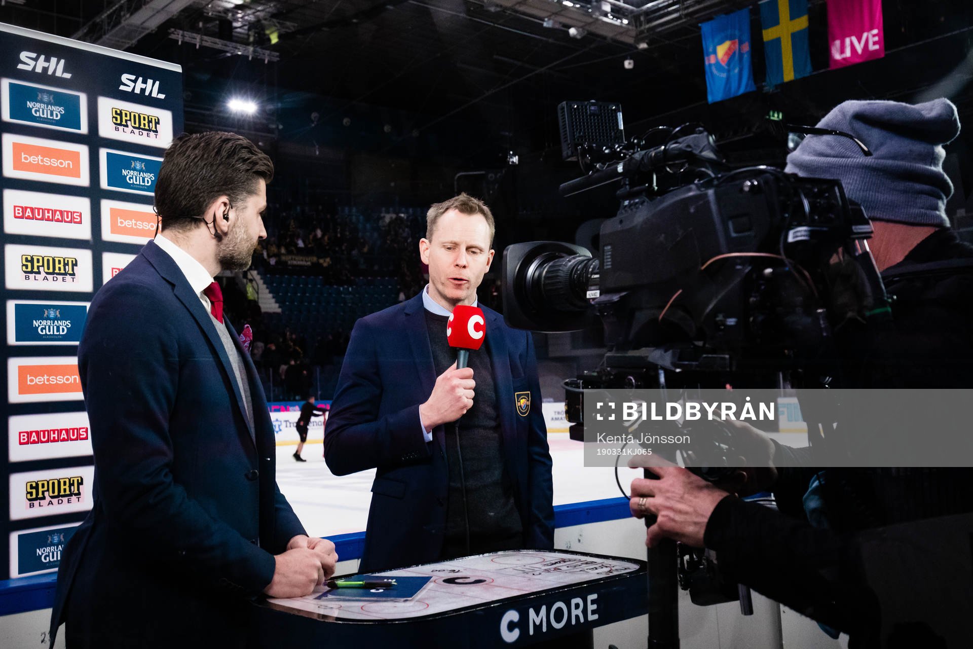 Djurgårdens tränare Robert Ohlsson i Cmores TV-studio
