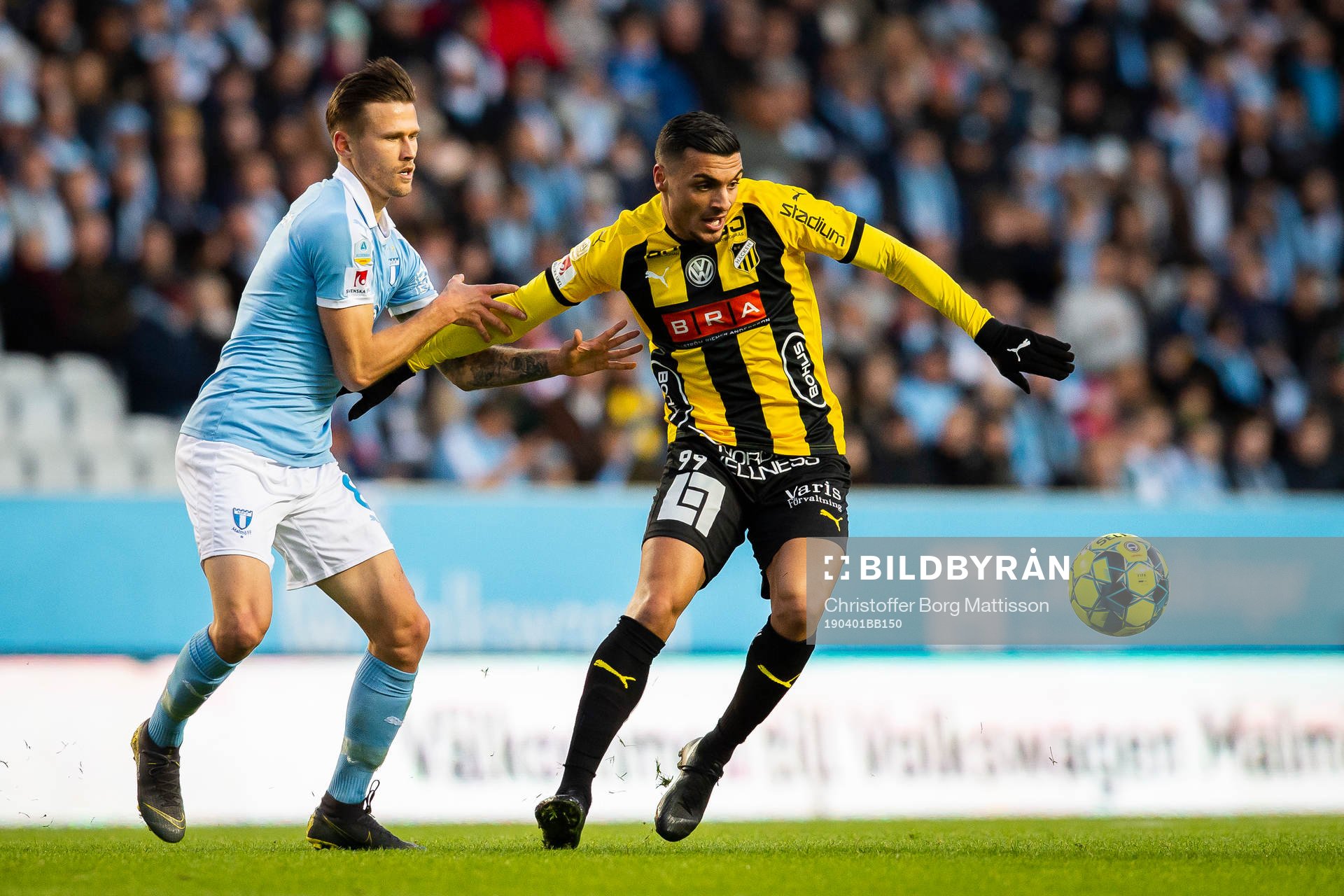 Malmö FFs Arnór Traustason och Häckens Ahmed Yasin