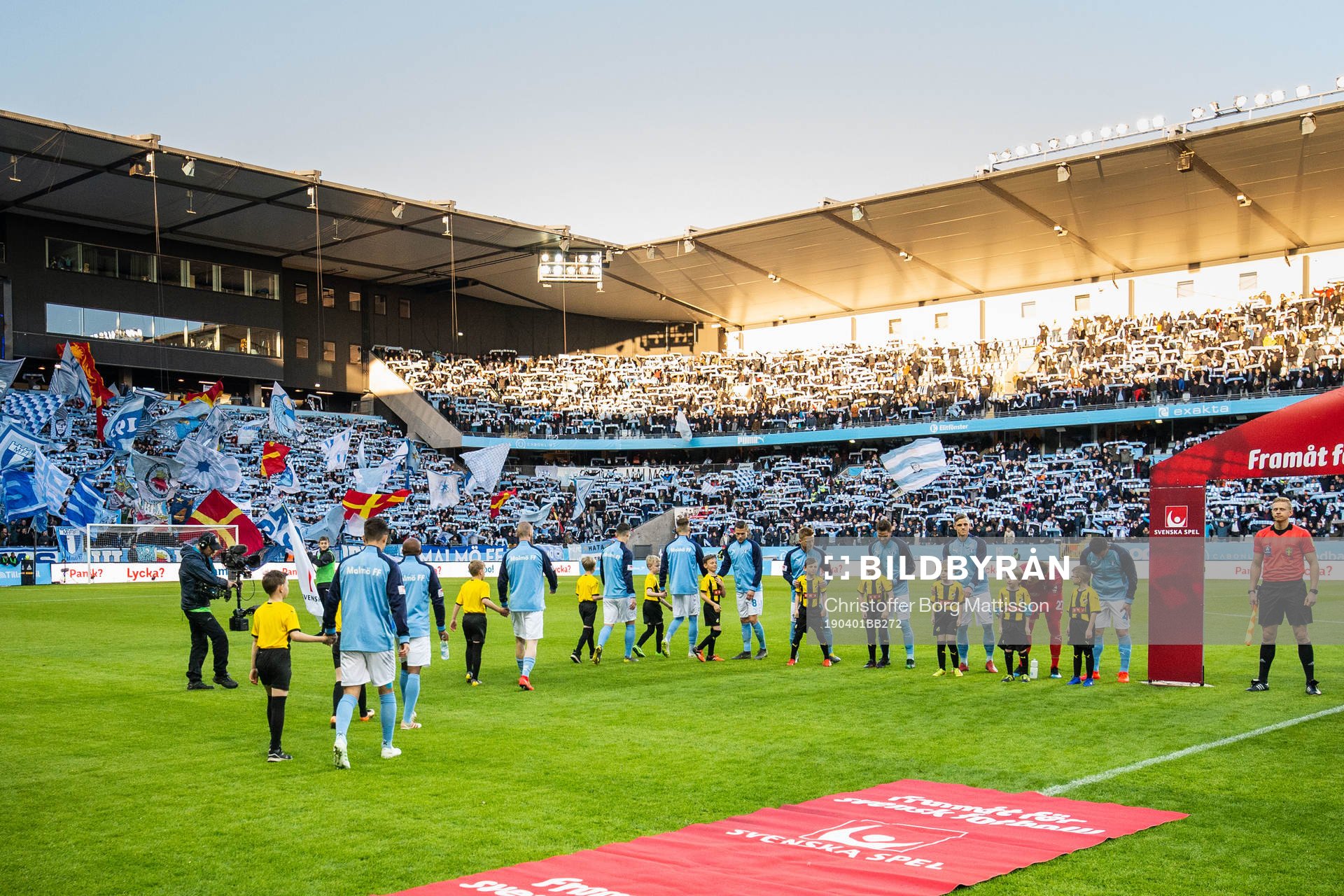 Malmö FFs spelare gör entré