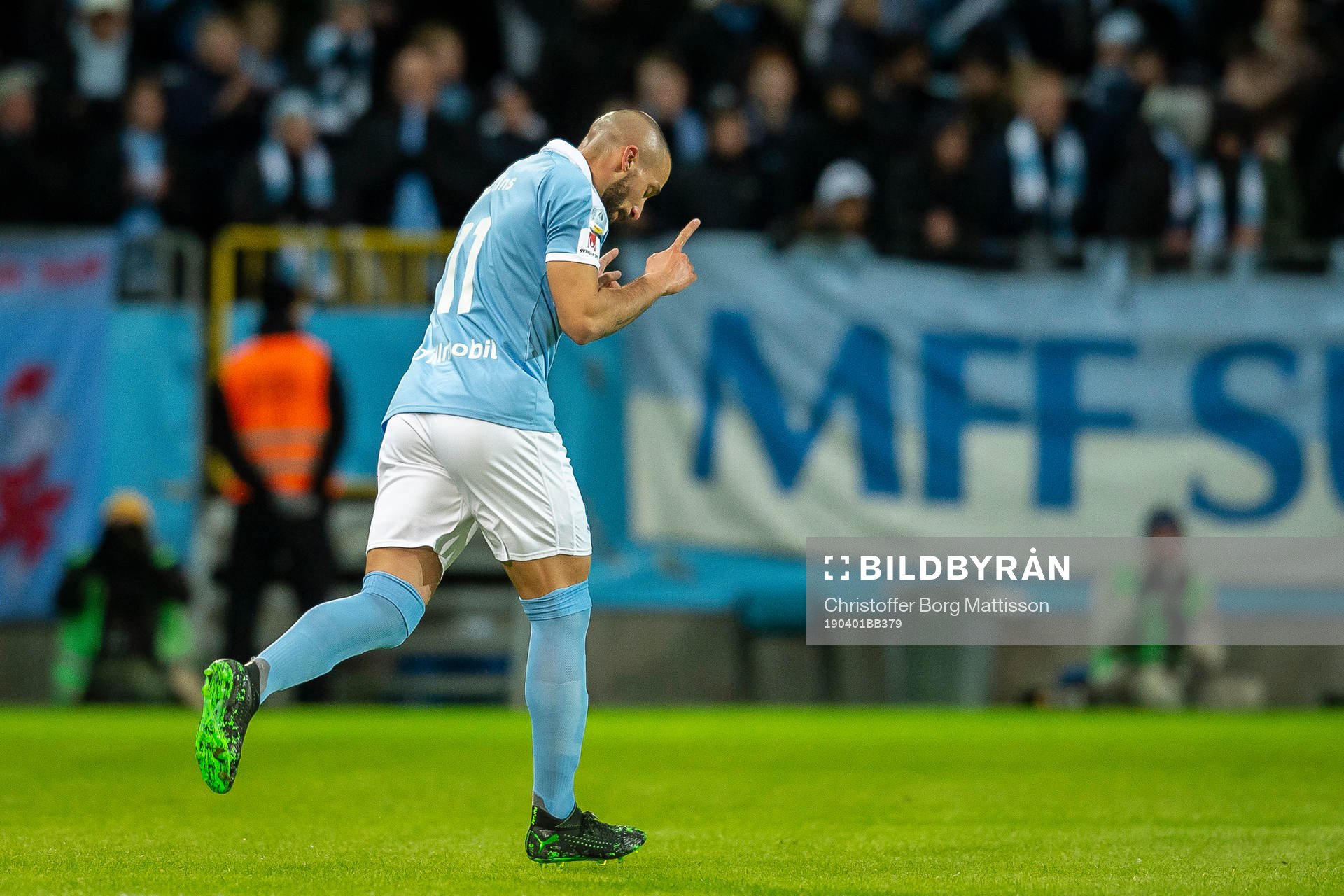 Malmö FFs Guillermo Molins blir inbytt