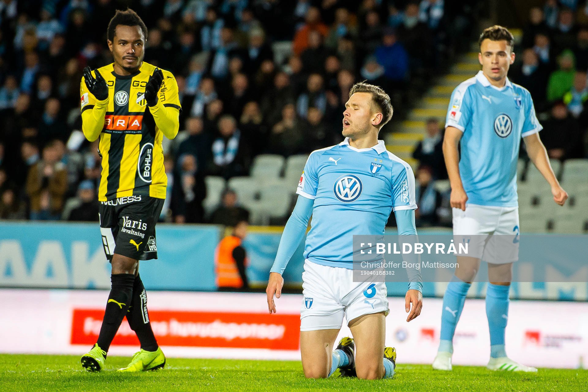 Häckens Nasiru Mohammed jublar och Malmö FFs Arnór