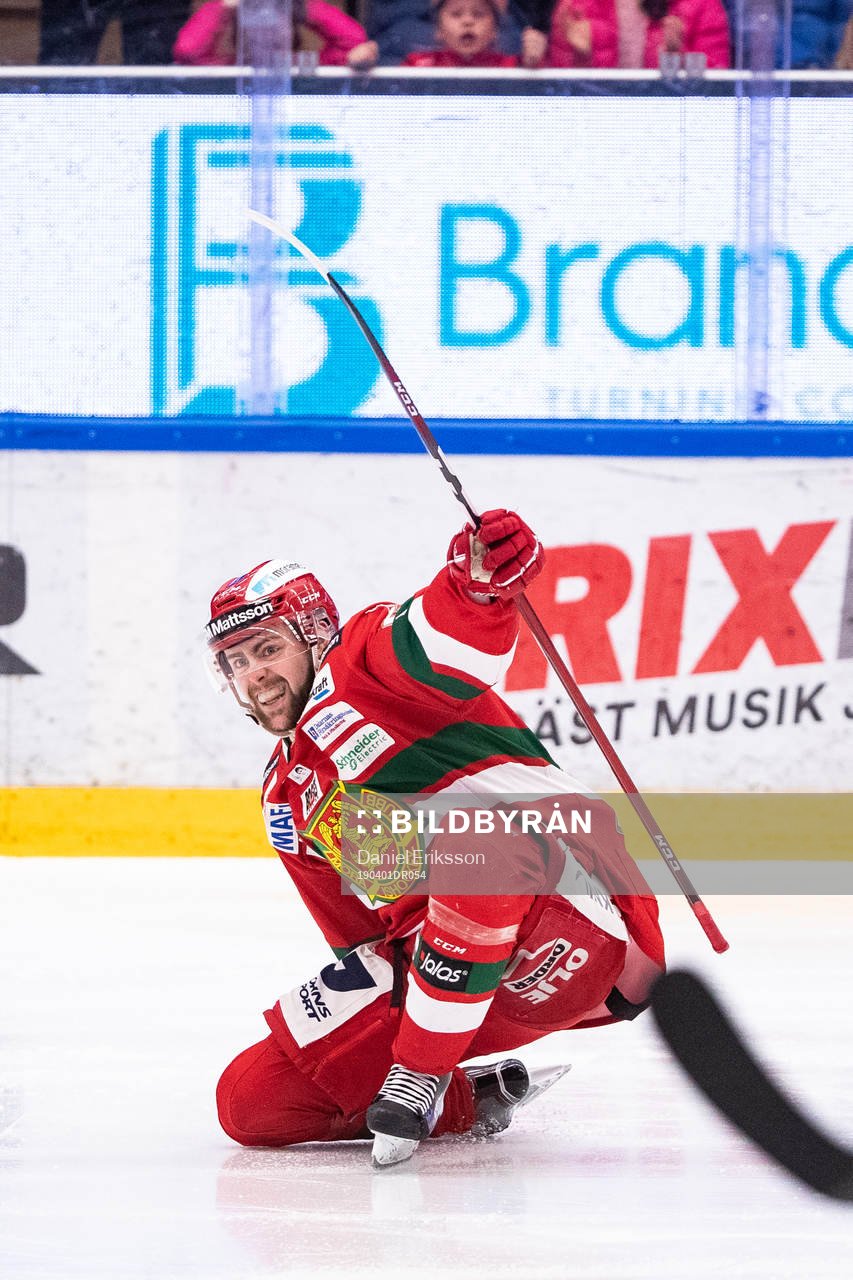 Moras Oskar Svanlund jublar