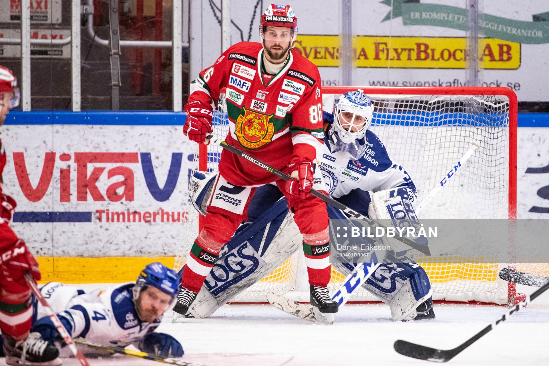 Moras Mathias Bromé och Leksands målvakt Jonas Arntzen