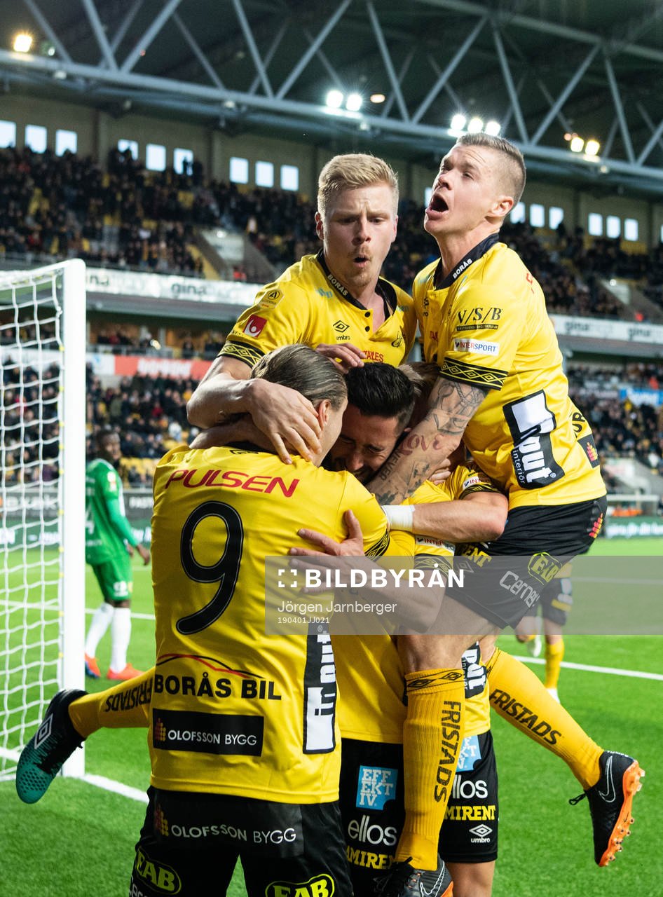 Elfsborgs Frederik Holst kramas om av Samuel Holmén, Per