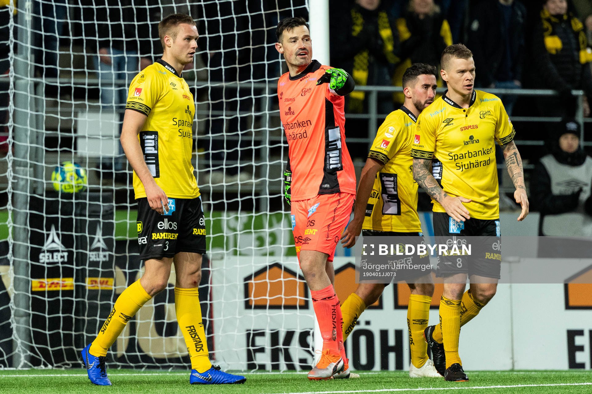 Elfsborgs Stian Rode Gregersen, målvakt Kevin Stuhr