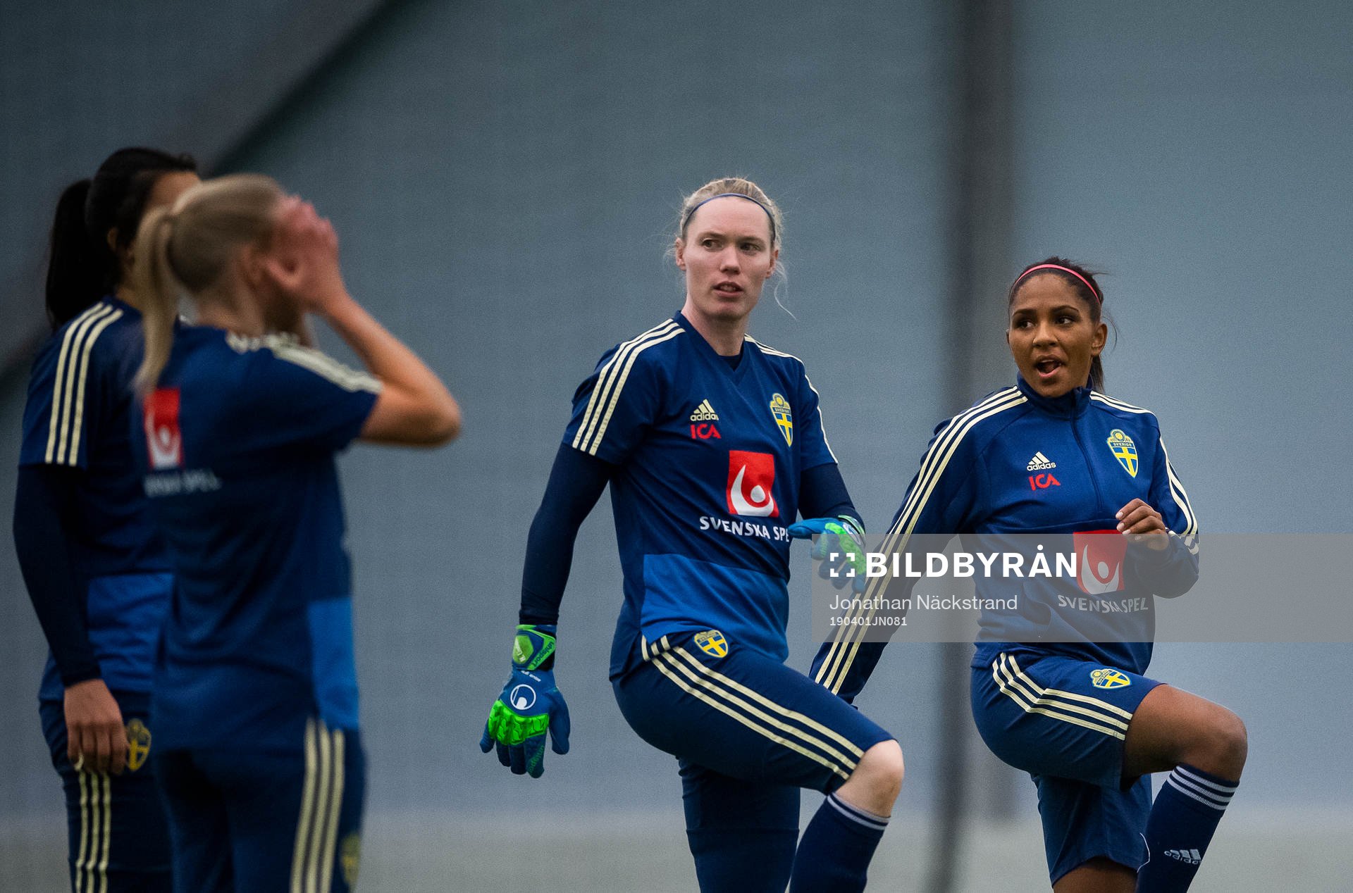Madelen Janogy and goalkeeper Hedvig