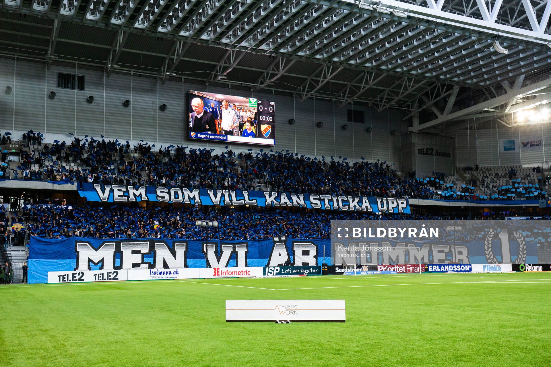 Djurgårdens supportar med ett tifo