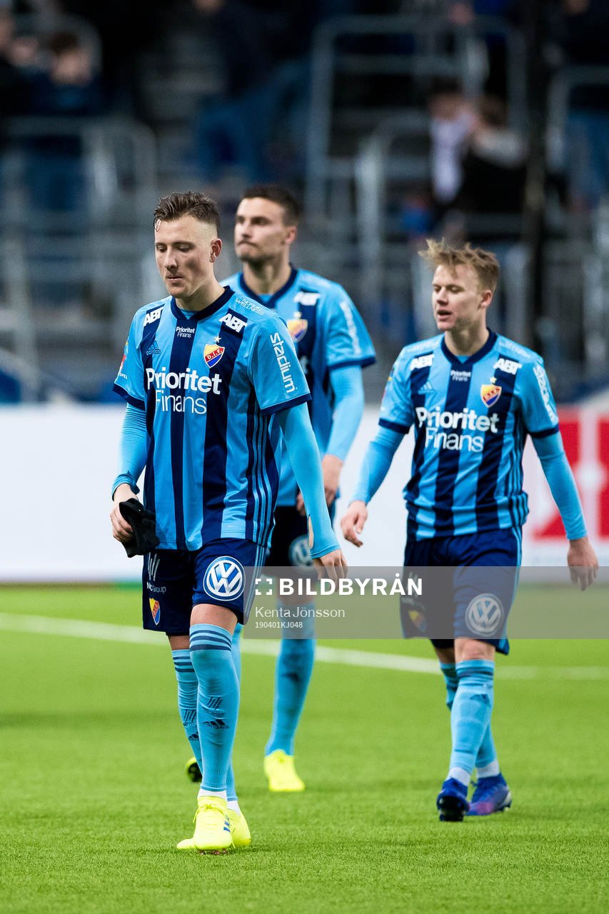 Djurgårdens Fredrik Ulvestad deppar med Erik Berg och