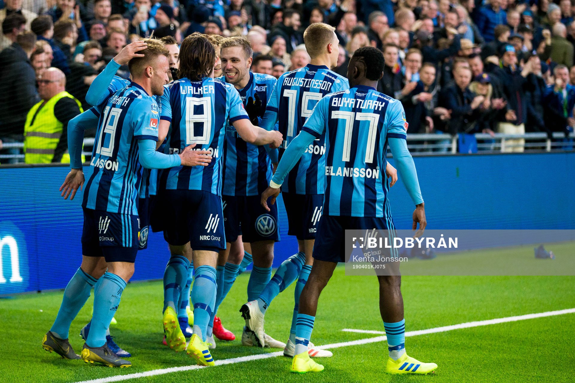 Djurgårdens Kevin Walker jublar med , Nicklas Bärkroth,