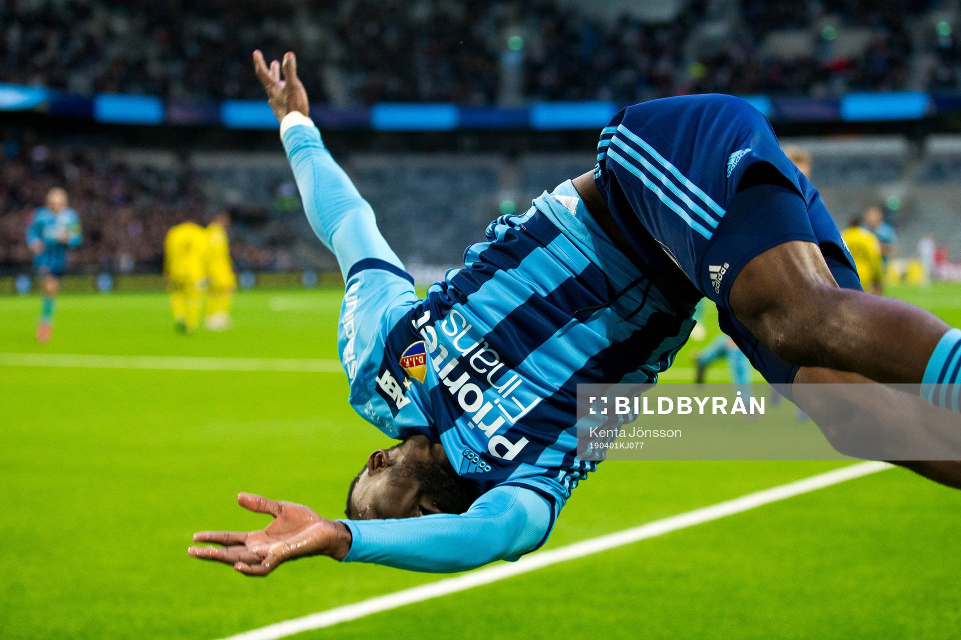 Djurgårdens Mohamed Buya Turay jublar men volt