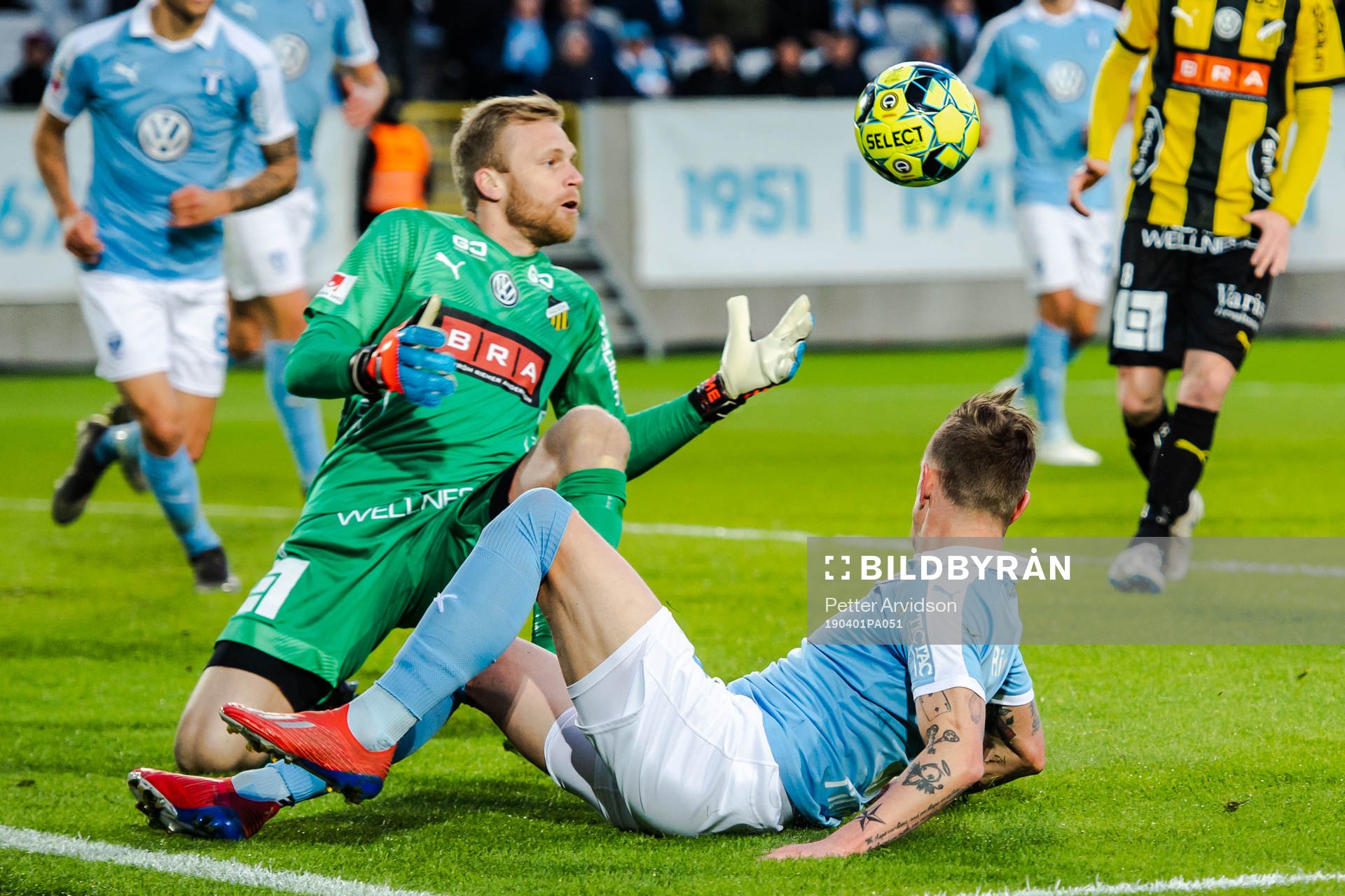 Häckens målvakt Peter Abrahamsson och Malmö FFs Sören