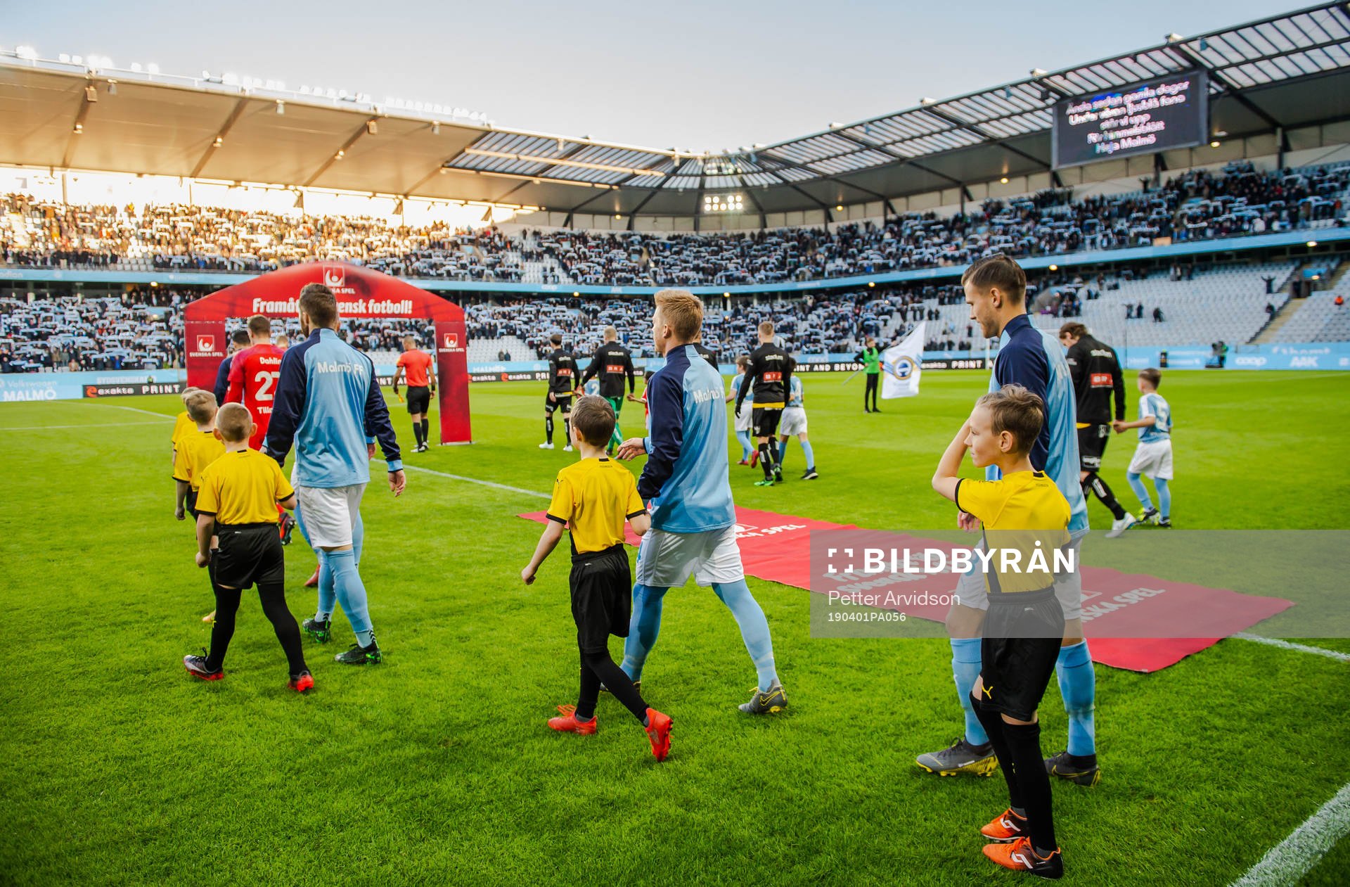 Malmö FFs spelare gör entré