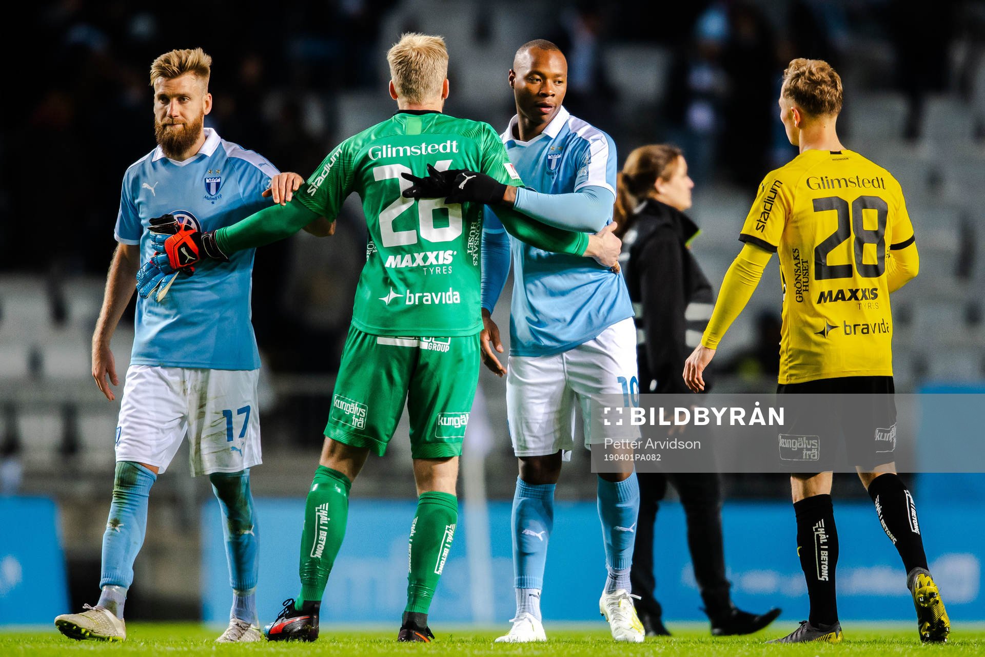 Malmö FFs Rasmus Bengtsson och Carlos Strandberg tackar