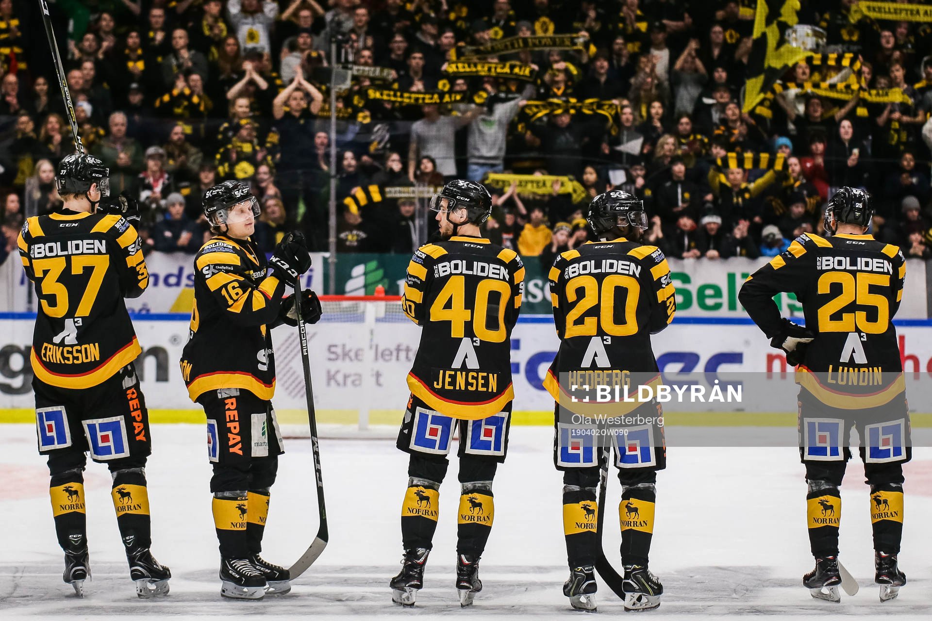 Skellefteås Linus Lindström deppar med lagkamrater