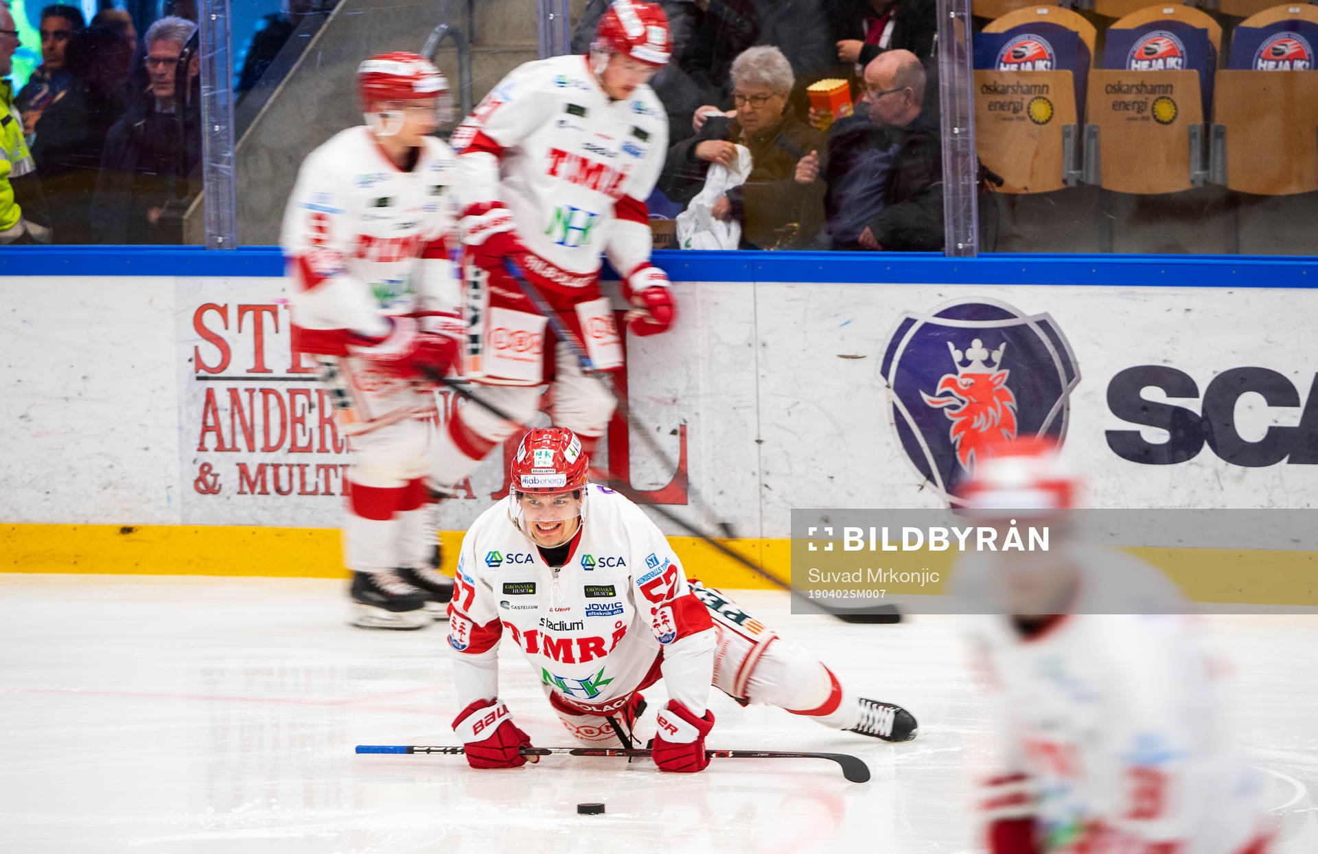 Timrås Johannes Salmonsson värmer upp