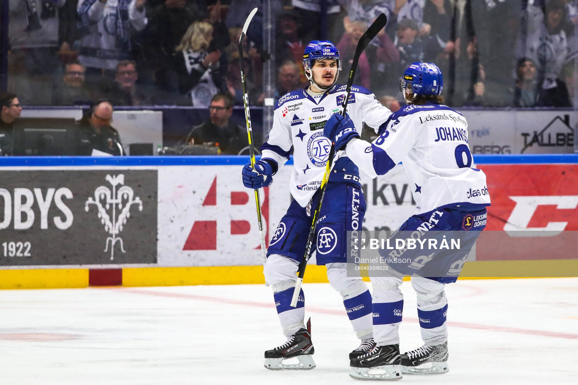 Leksands Thomas Valkvæ Olsen  jublar med Filip Johansson