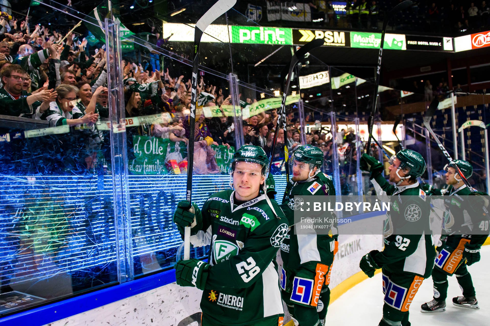 Färjestads Oskar Steen jublar