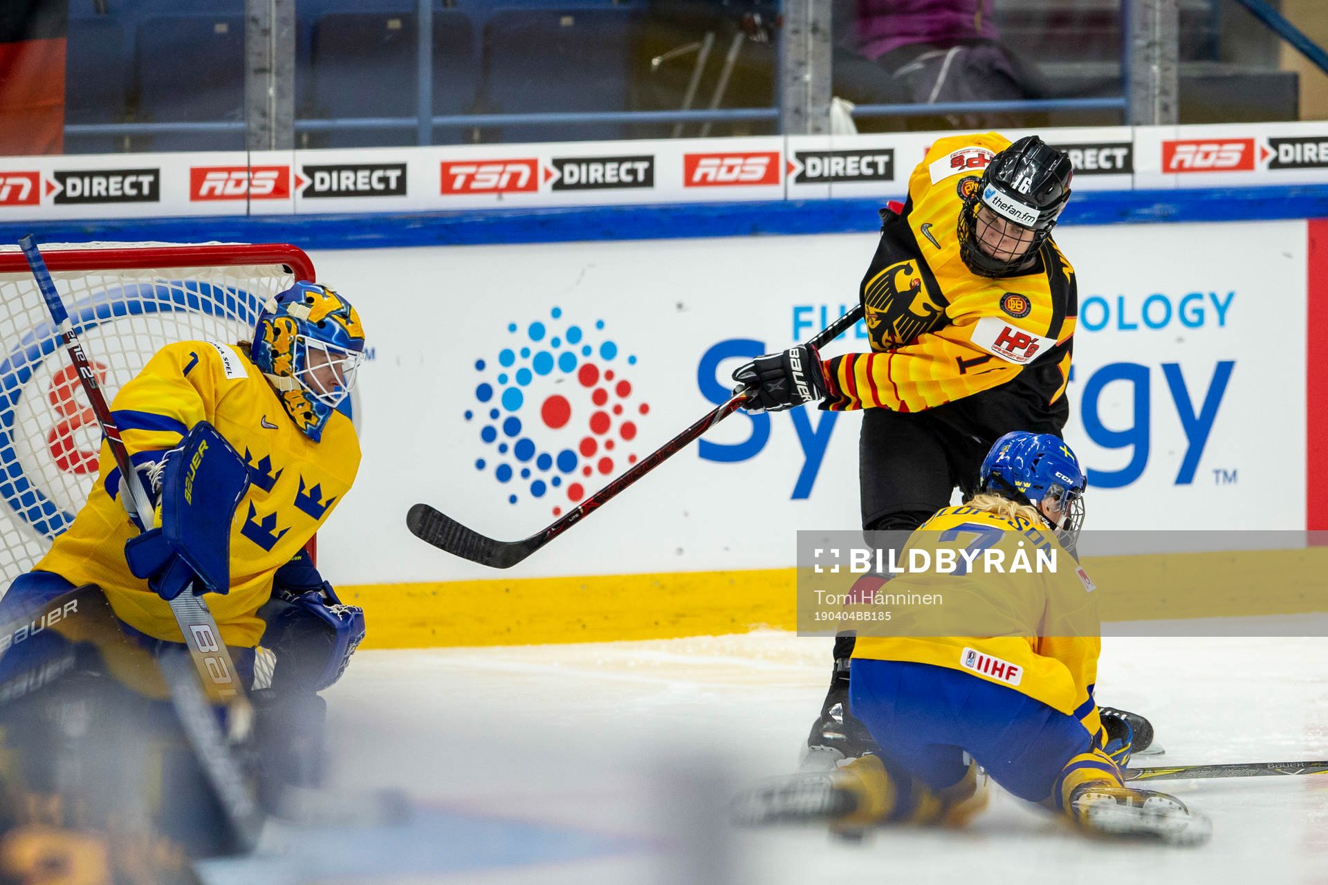 Emily Nix #16, GER, Johanna Olofsson #7, SWE