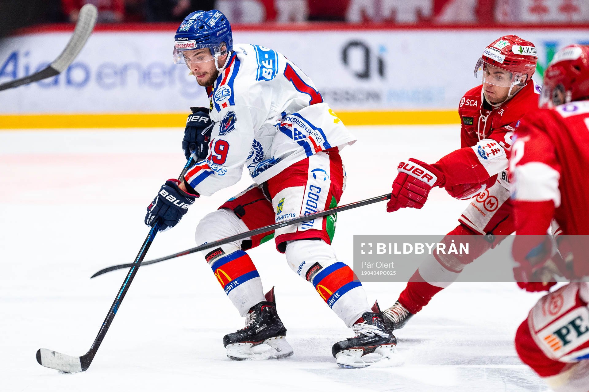 Oskarshamns Anton Björkman jagas av Timrås Rickard