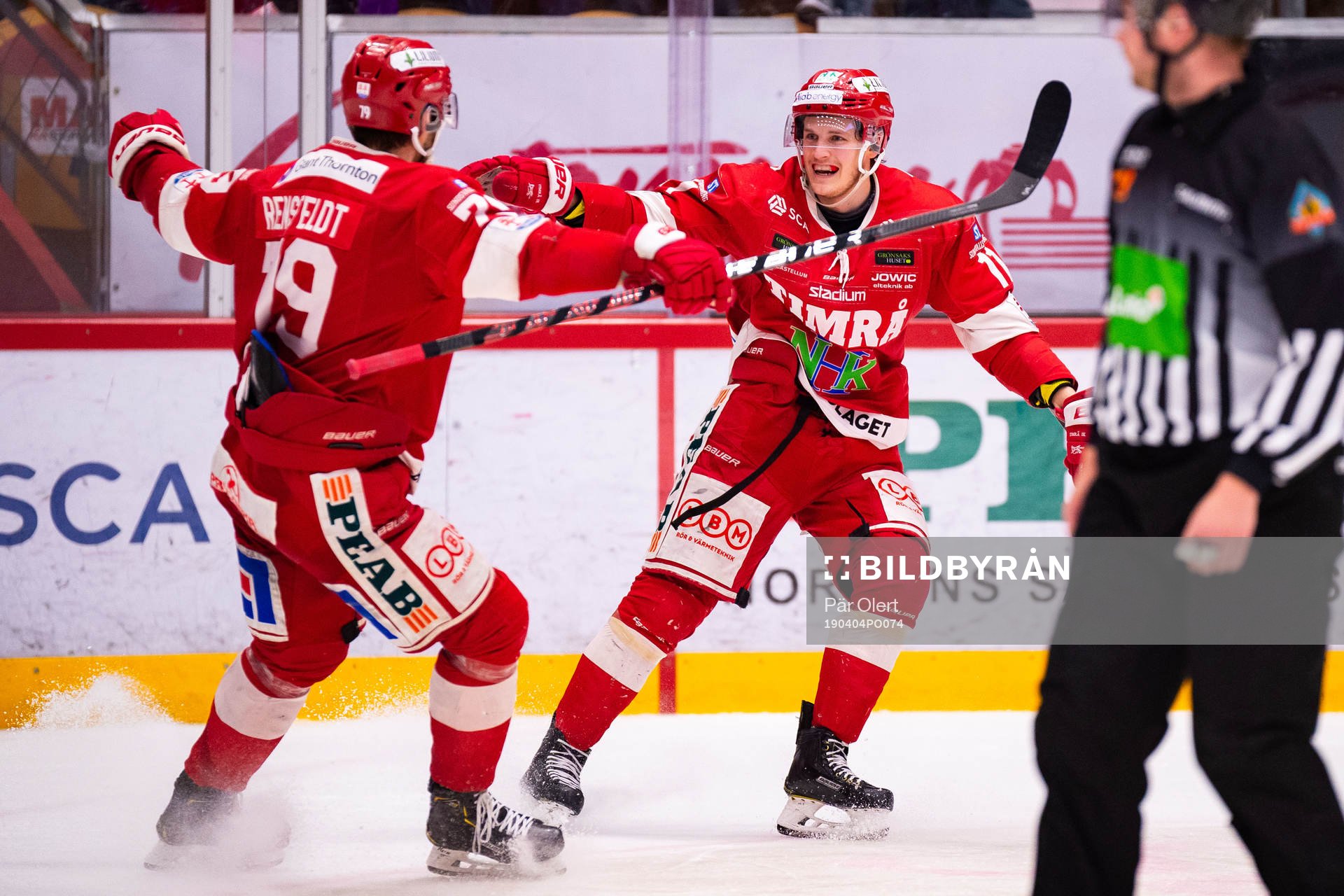 Timrås Ludvig Rensfeldt och Henrik Törnqvist jublar