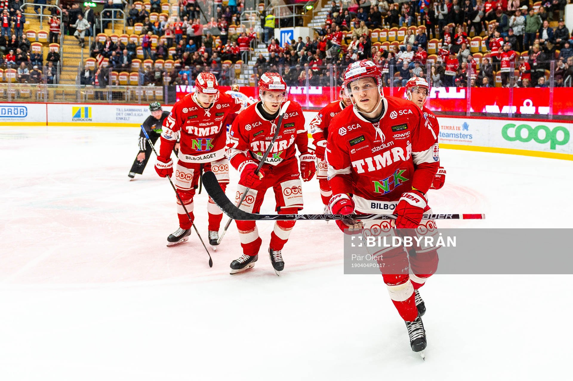 Timrås Henrik Törnqvist jublar