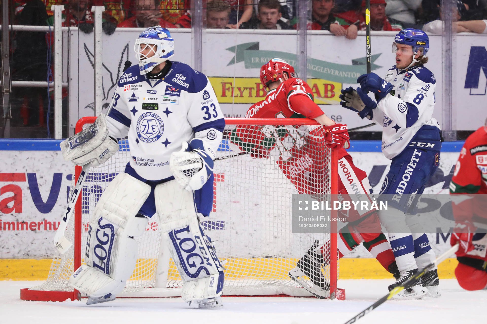 Leksands målvakt Axel Brage och Filip Johansson mot Marek