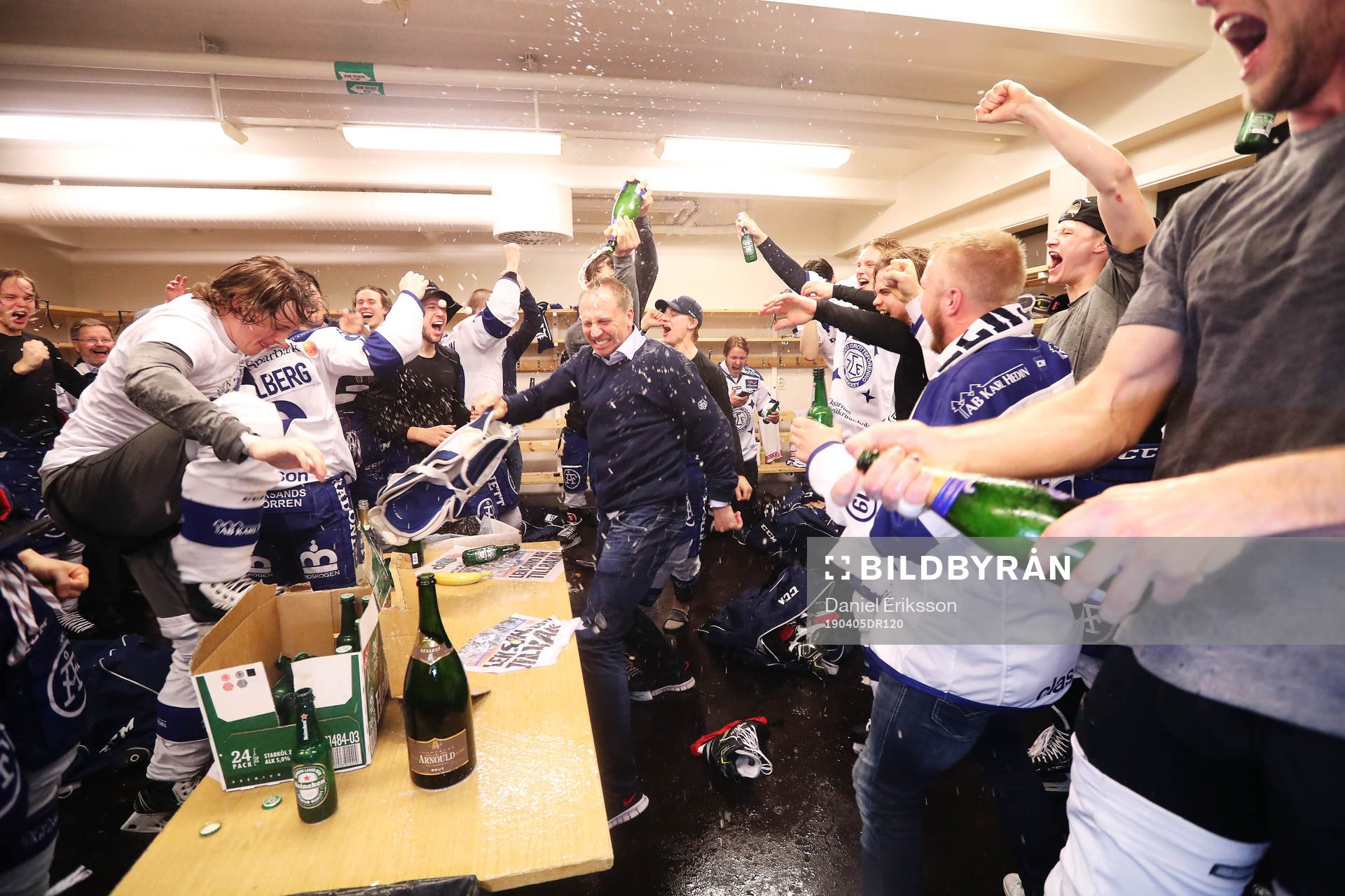 Leksands spelare jublar