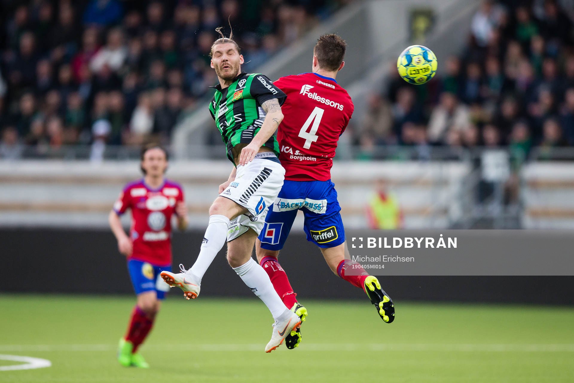GAIS Karl Bohm i nickduell med Östers Fredrik Lundgren