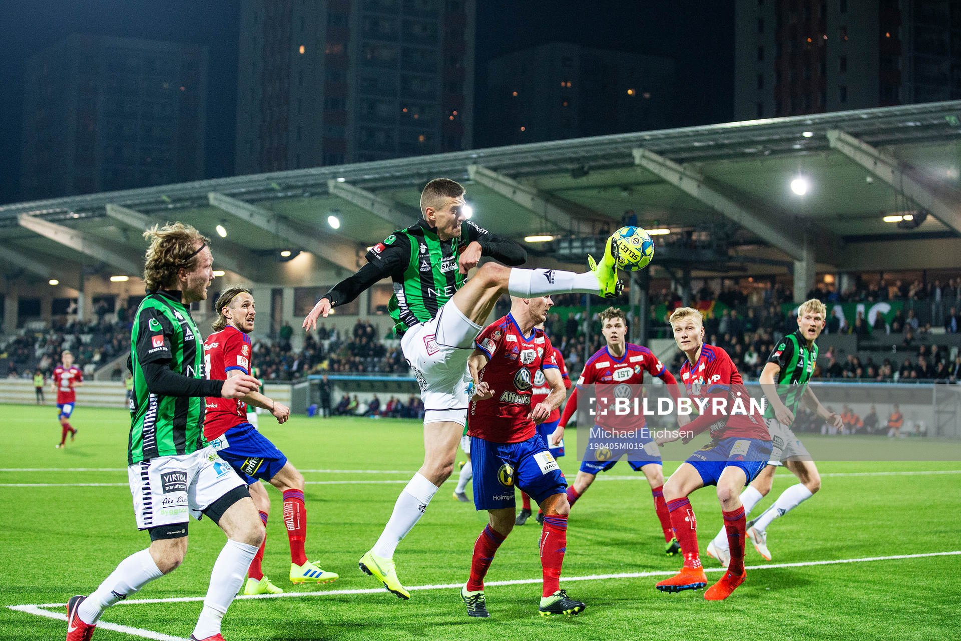 GAIS Nikola Asceric spelar fram till Carl Elfgren Nyström