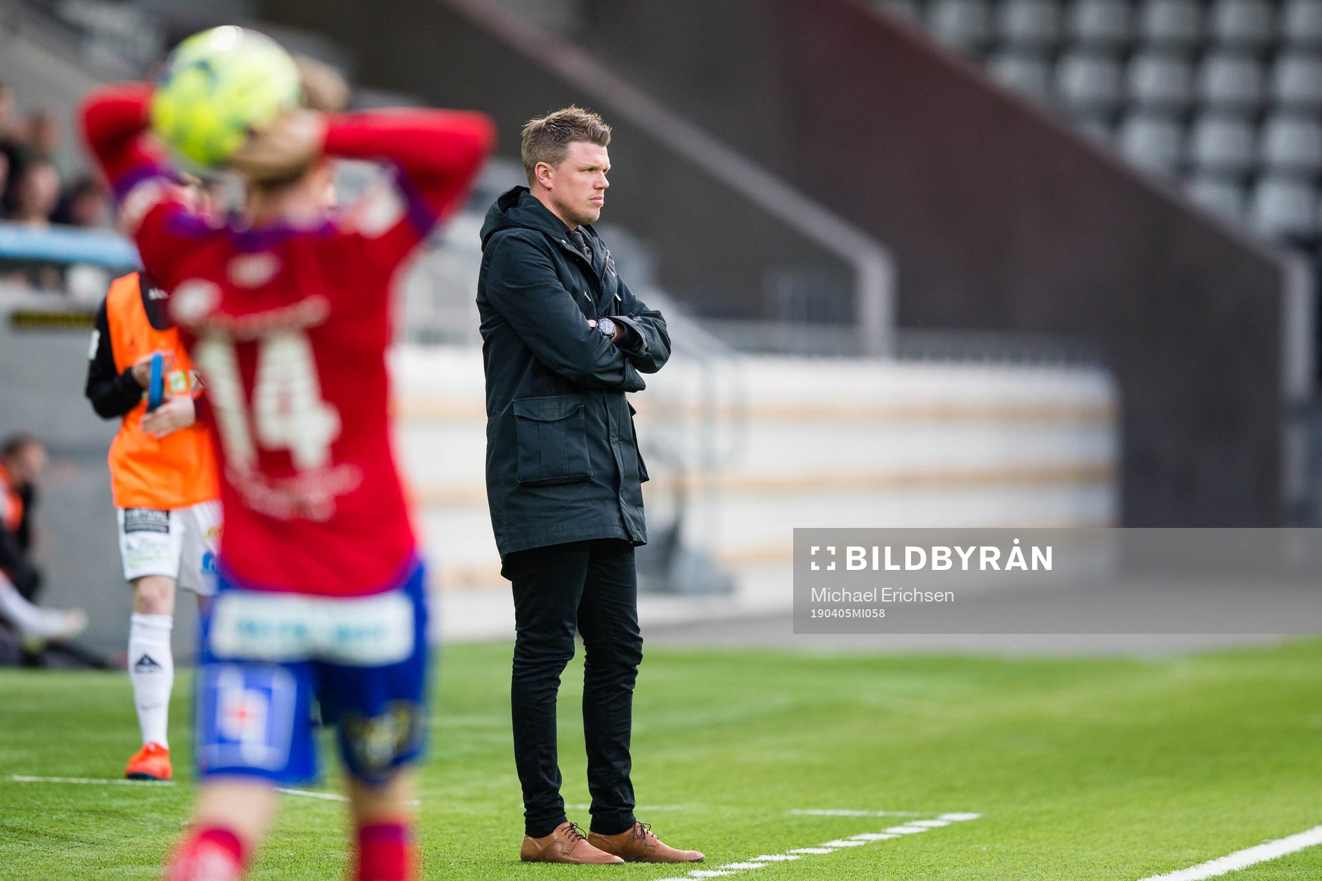 Östers tränare Christian Järdler innan fotbollsmatchen i