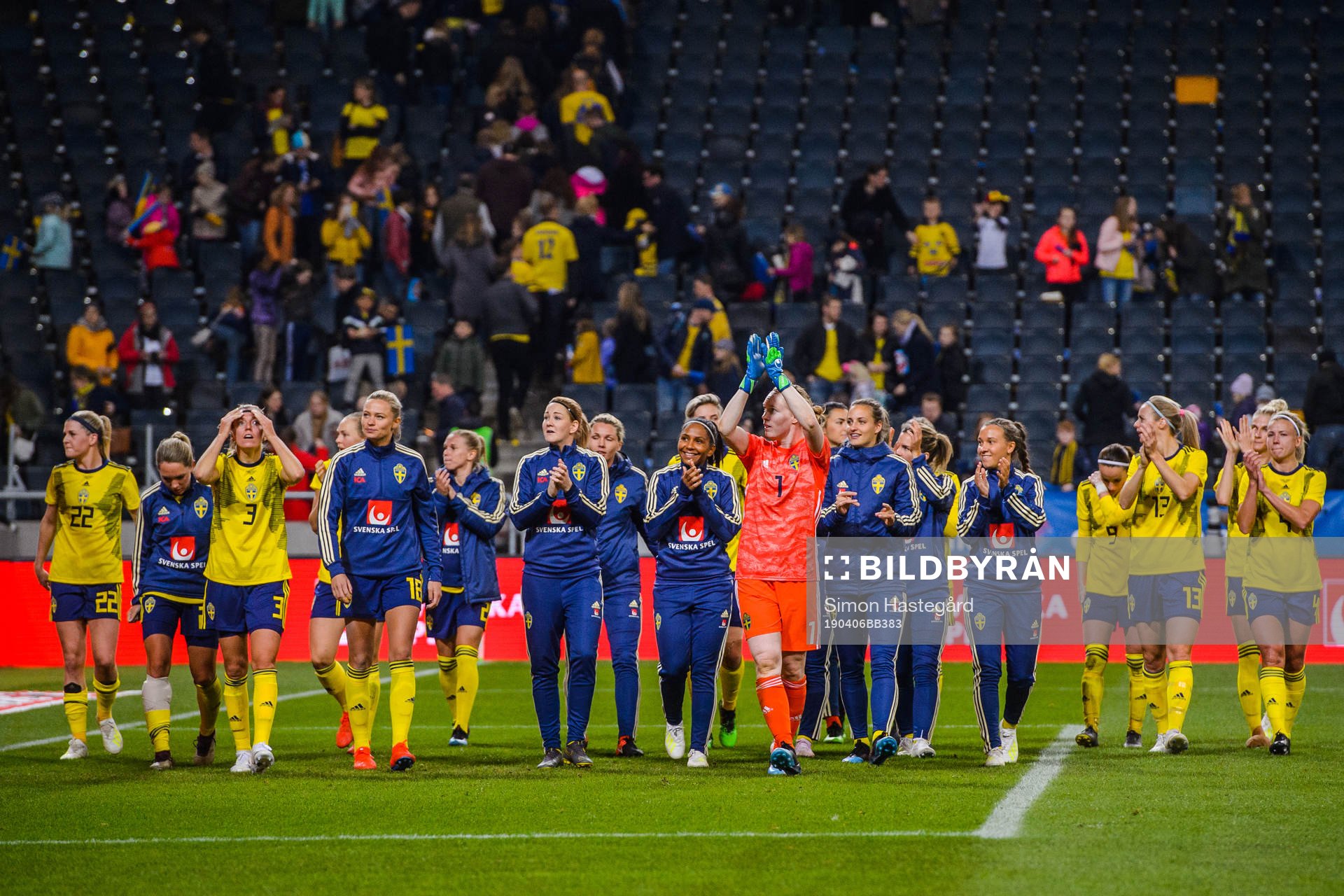 Players of Sweden celebrates