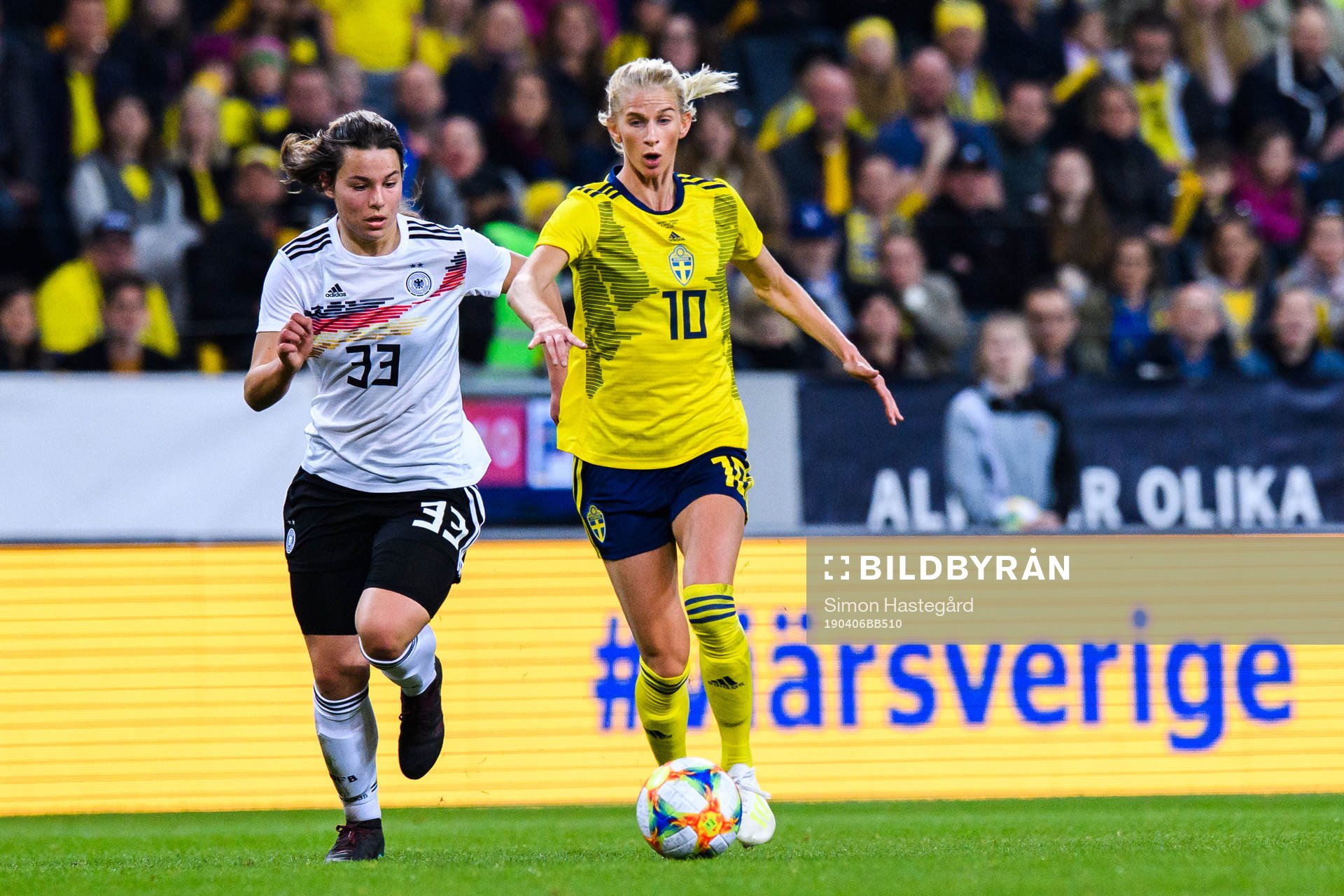 Lena Sophie Oberdorf of Germany and Sofia Jakobsson of
